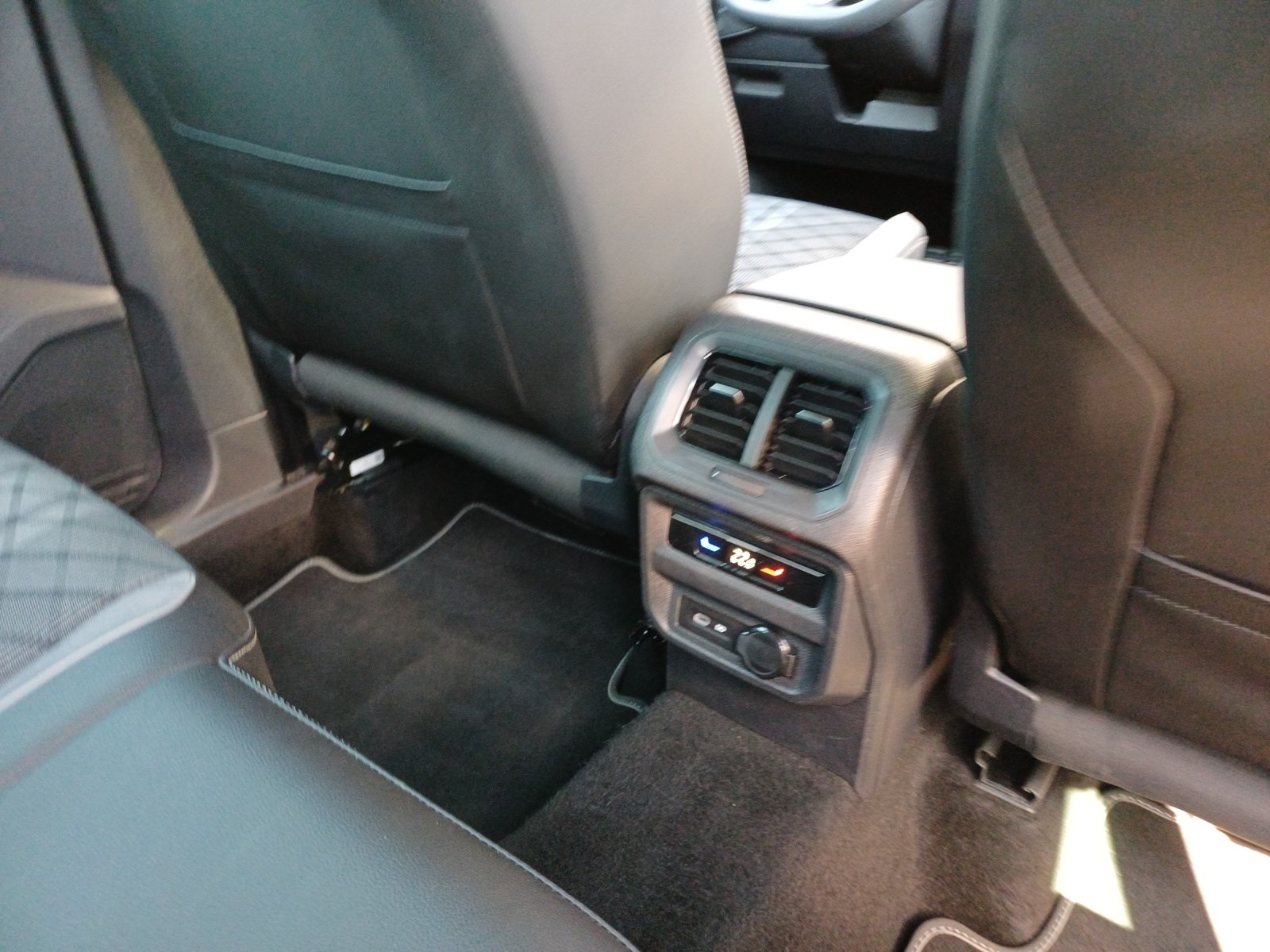 VW Tiguan 2.0TSI R-Line 4Motion DSG-image-13