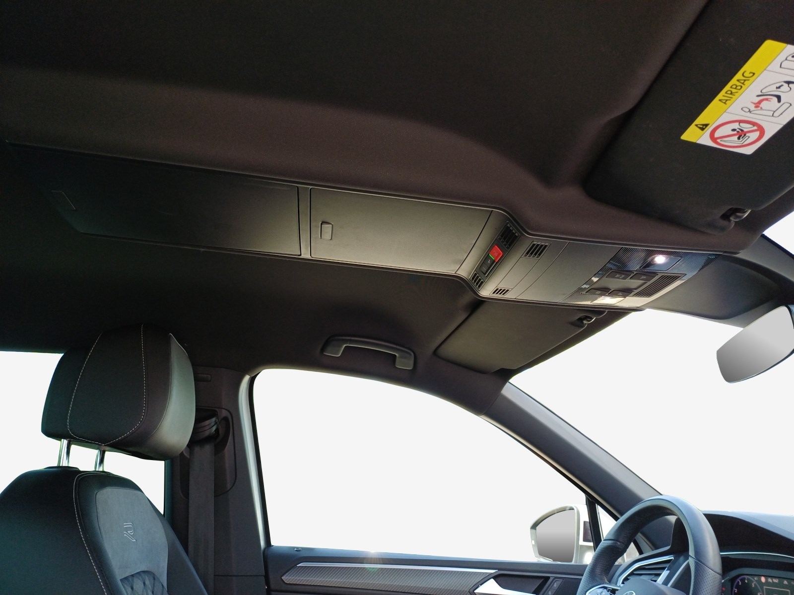 VW Tiguan 2.0TSI R-Line 4Motion DSG-image-15