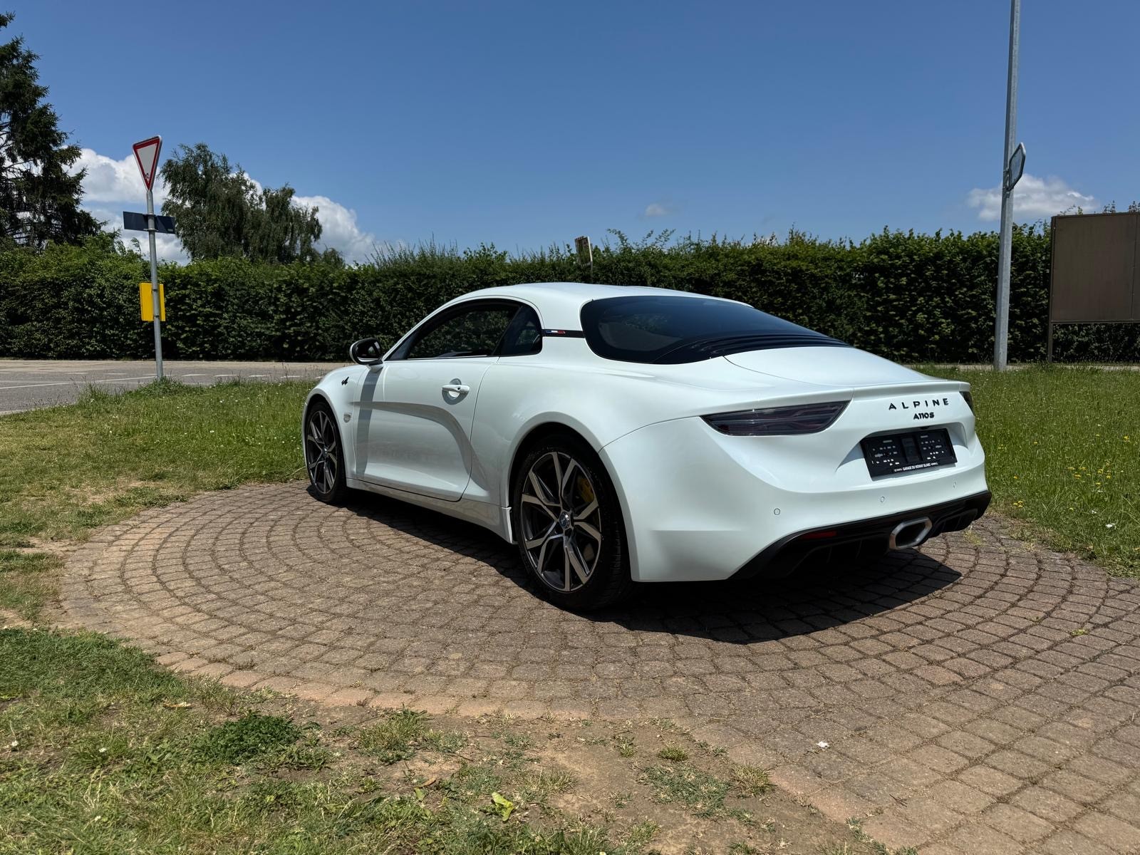 ALPINE A110 S-showroom-element-3