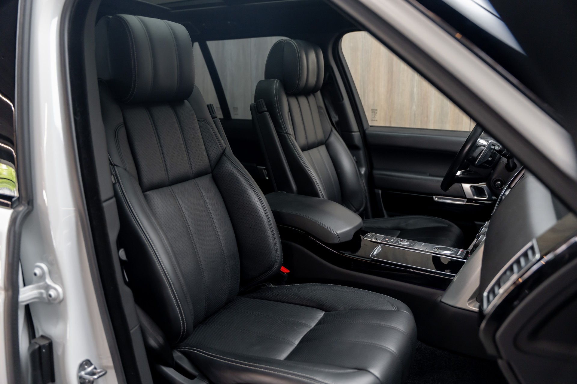 LAND ROVER Range Rover 4.4 SDV8 SV Autobiography Automatic-showroom-element-3