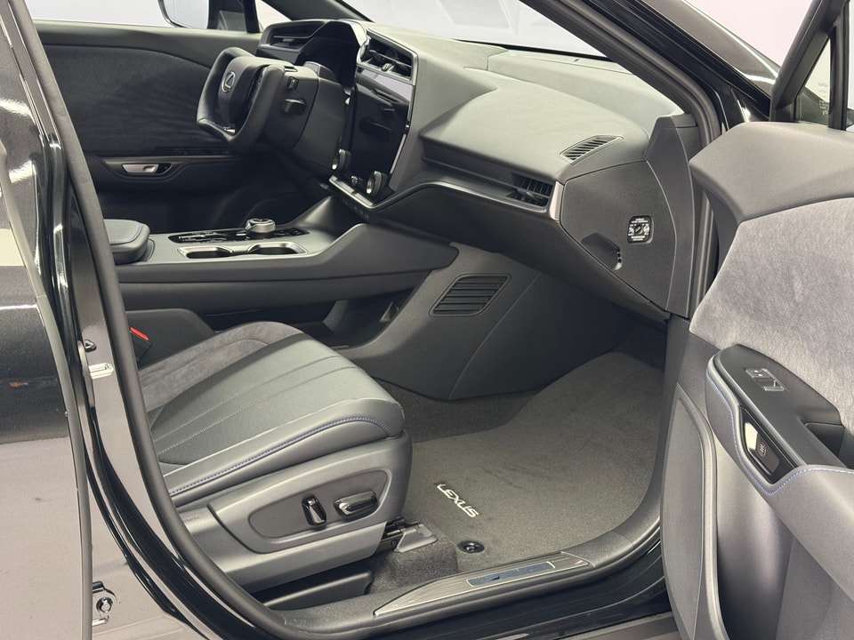 RZ 550e F Sport Direct4 Electric