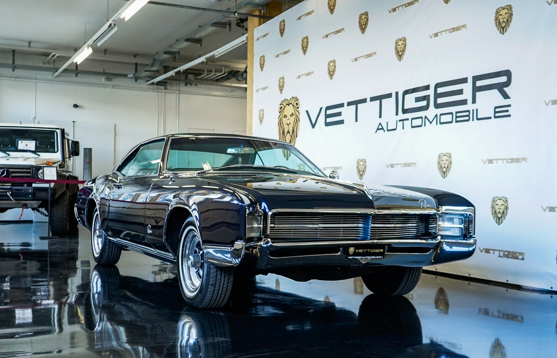 BUICK RIVIERA-image-0