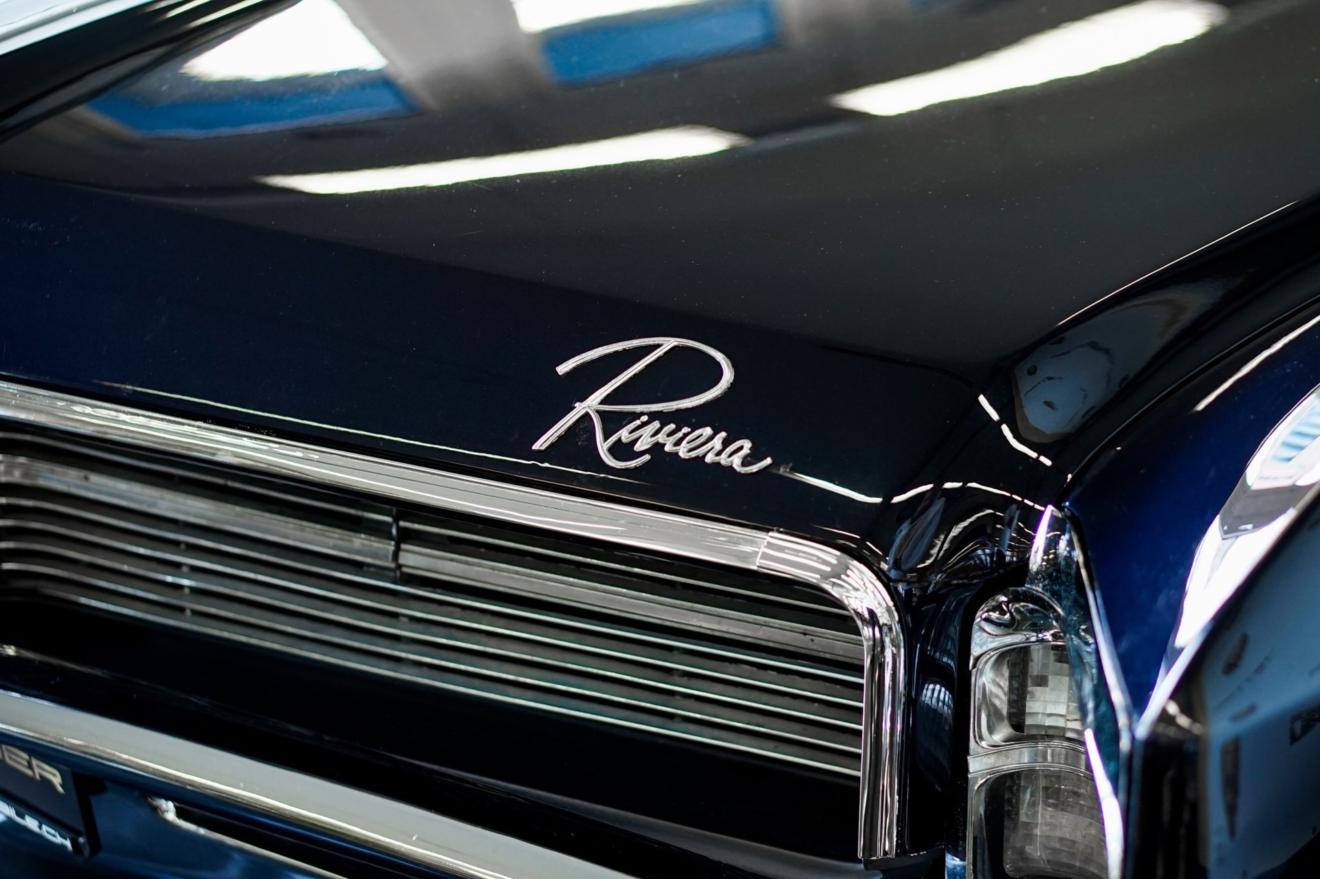 BUICK RIVIERA-image-17