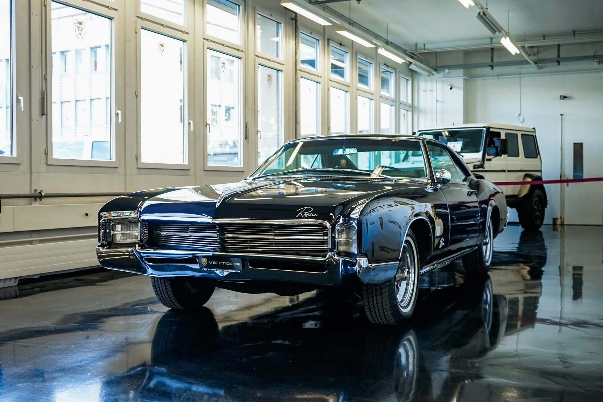BUICK RIVIERA-image-2