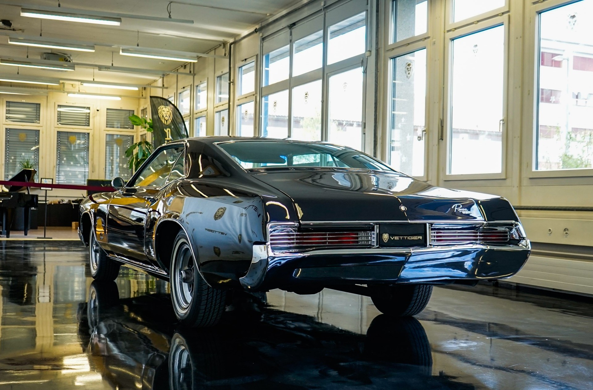 BUICK RIVIERA-image-3