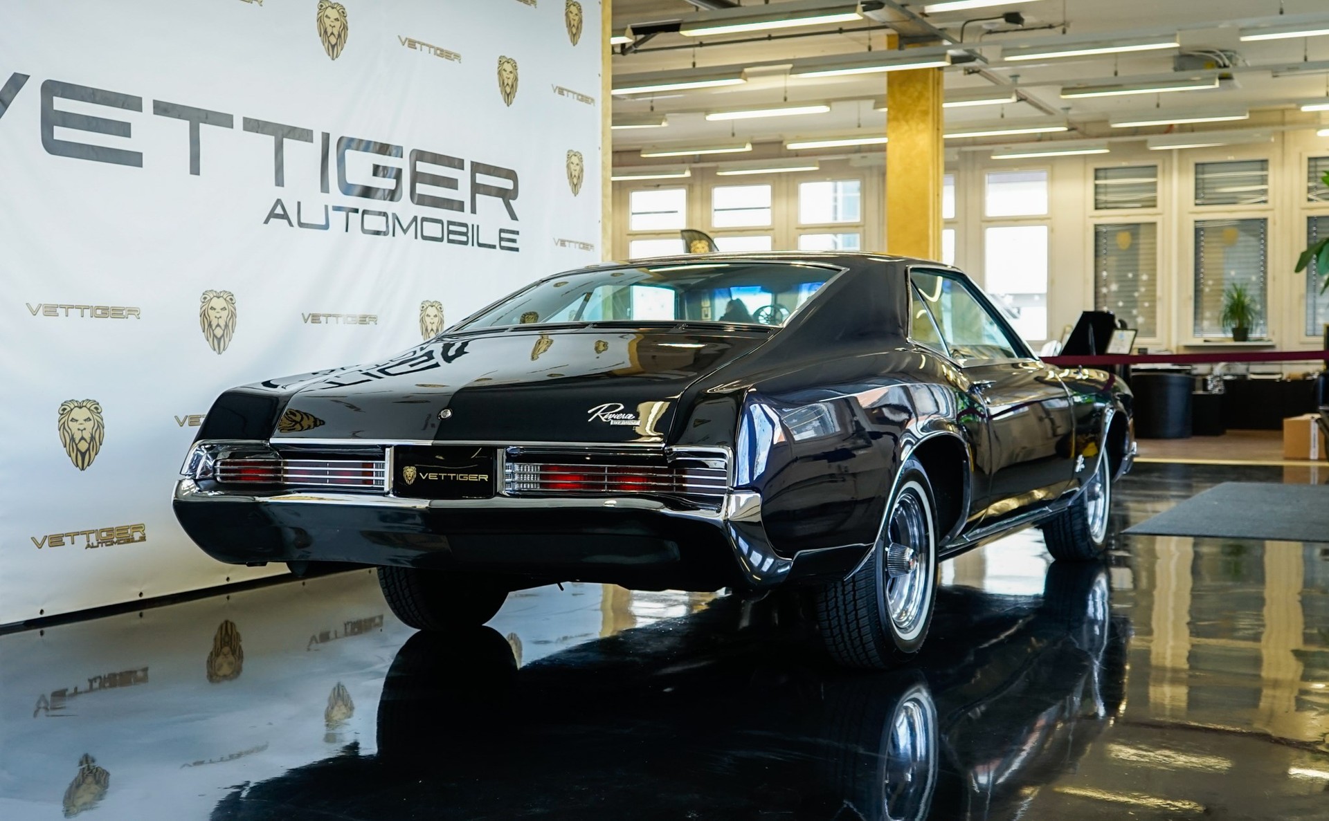 BUICK RIVIERA-image-5