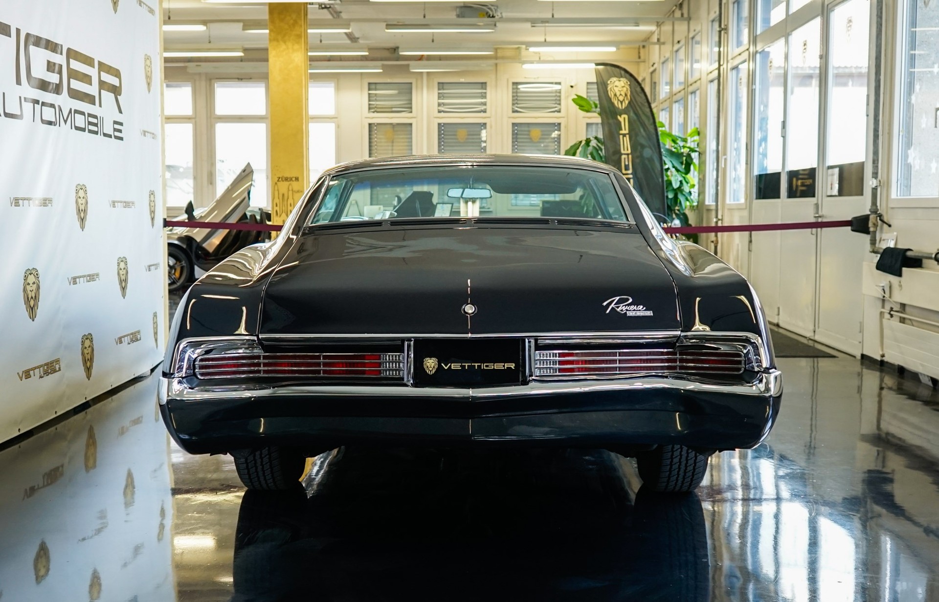 BUICK RIVIERA-image-4