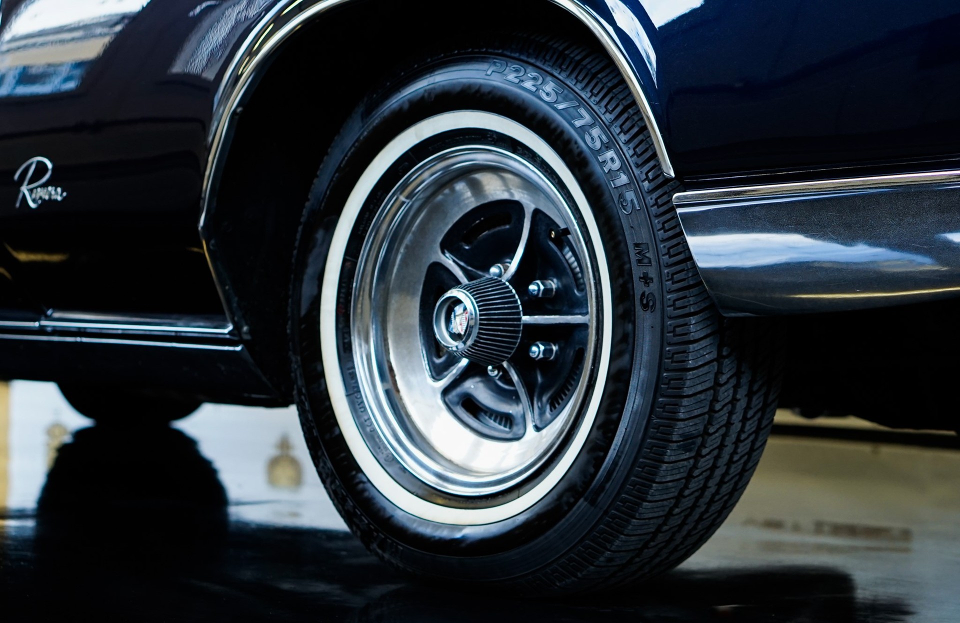 BUICK RIVIERA-image-8