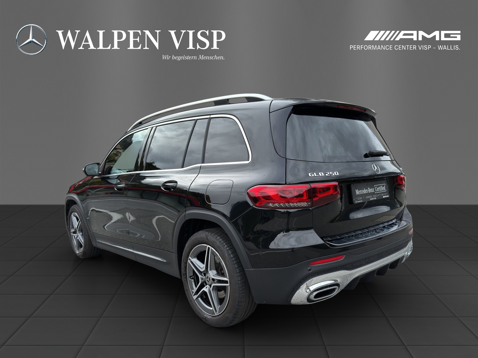 MERCEDES-BENZ GLB 250 AMG Line 4 MATIC-showroom-element-3