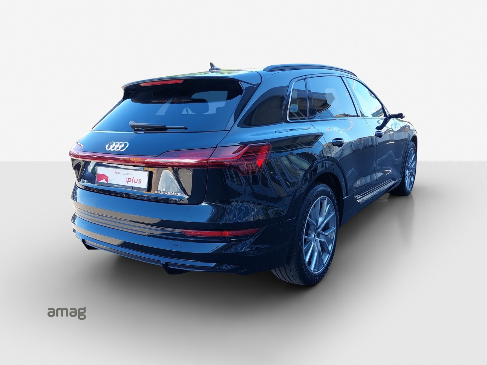 AUDI e-tron 55 S Line quattro-image-4