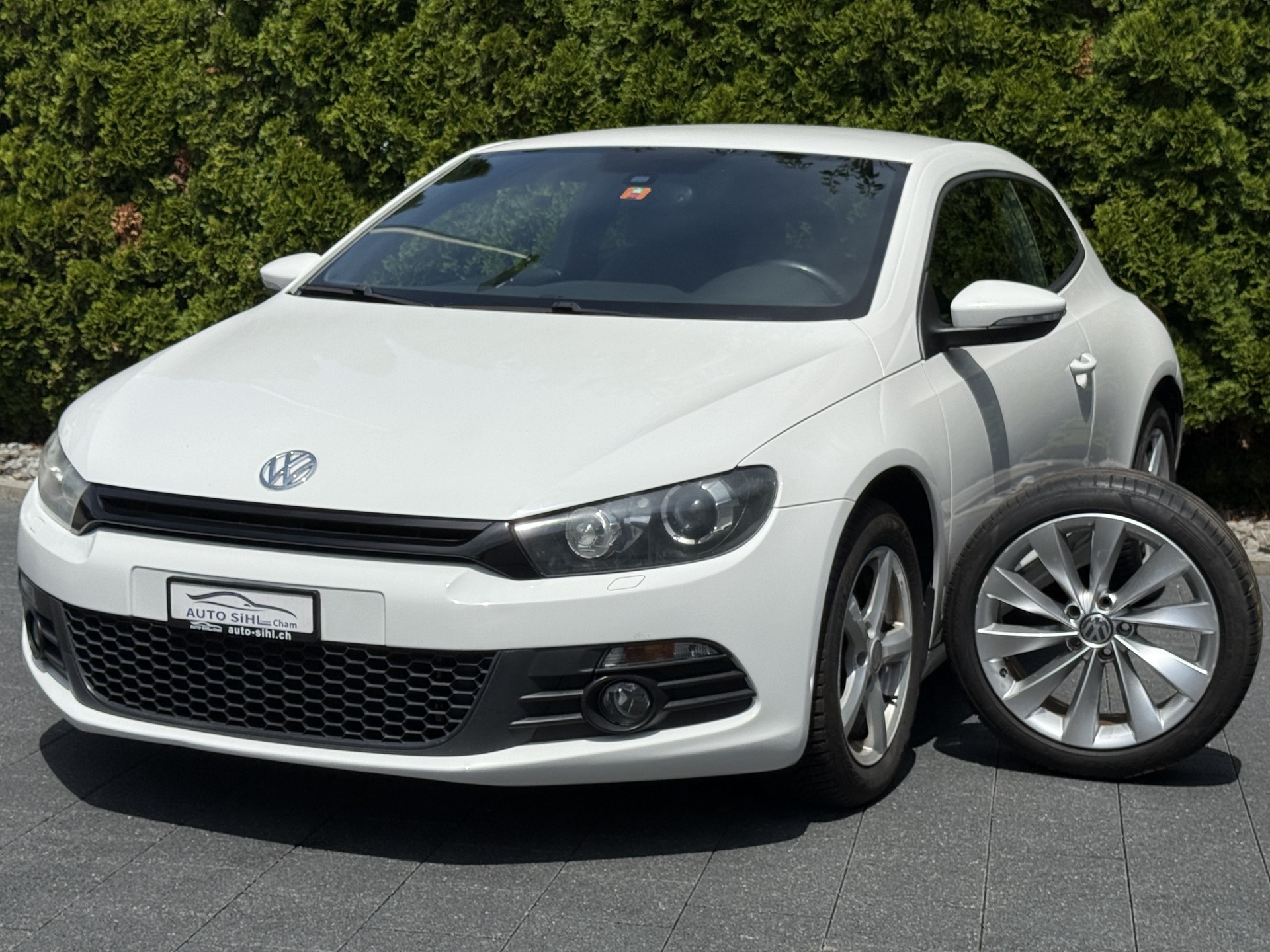 VW Scirocco 2.0 TSI Team DSG-image-1