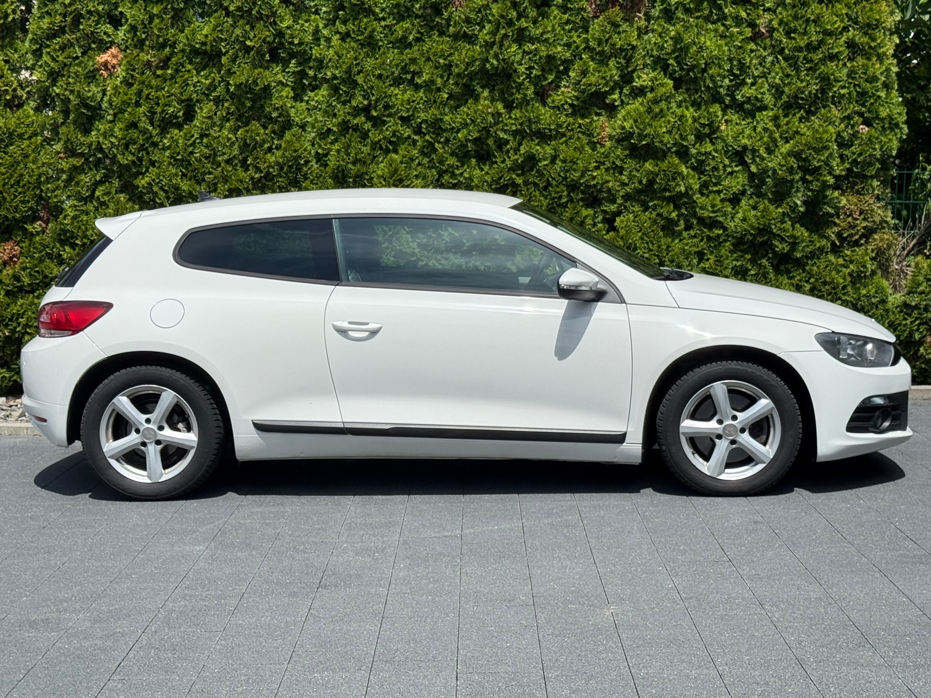 VW Scirocco 2.0 TSI Team DSG-image-4