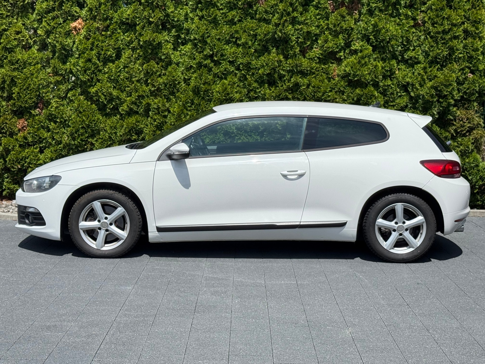VW Scirocco 2.0 TSI Team DSG-image-5