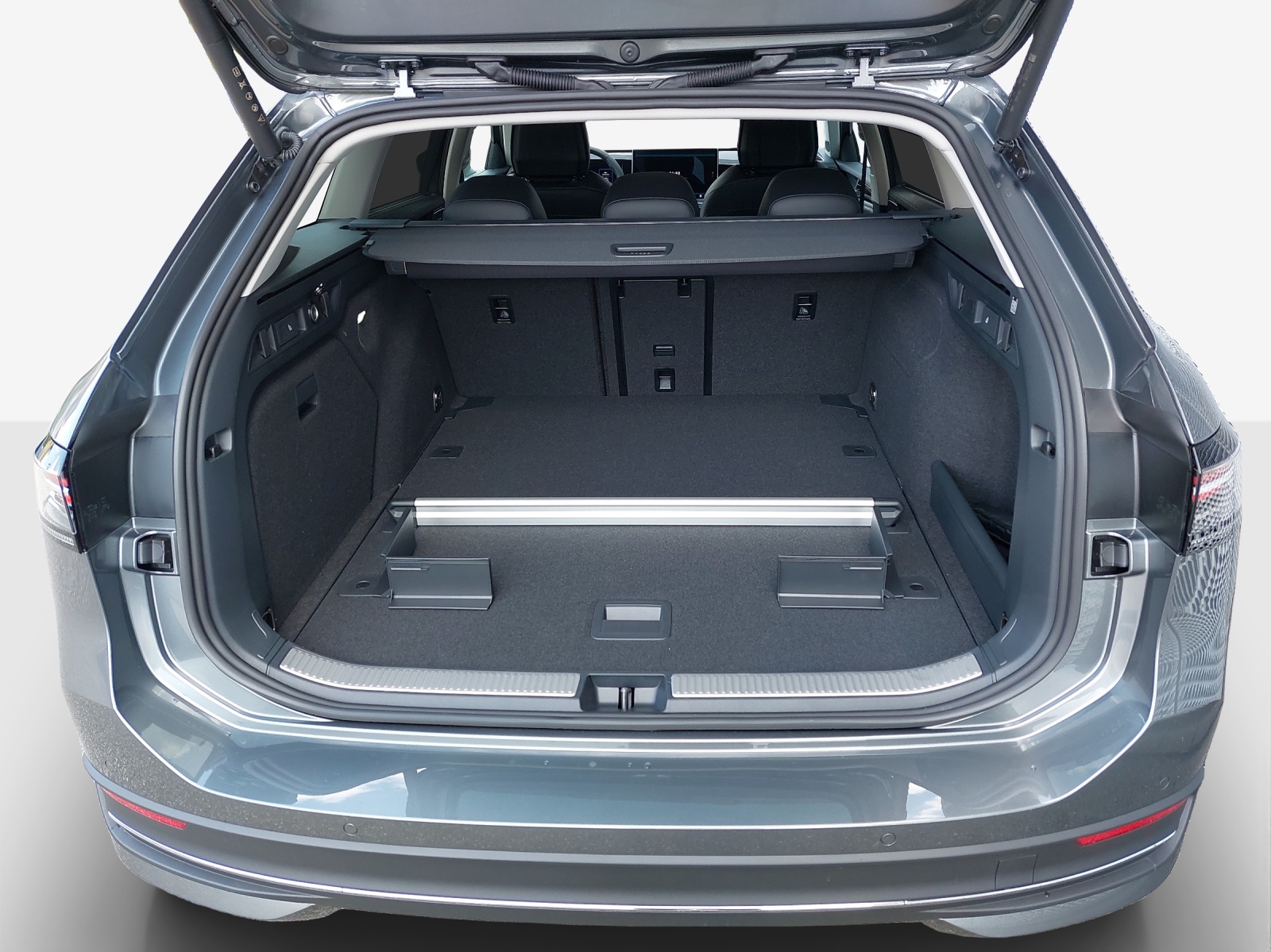 VW Passat Variant 2.0 TDI evo Business 4 Motion DSG-image-12