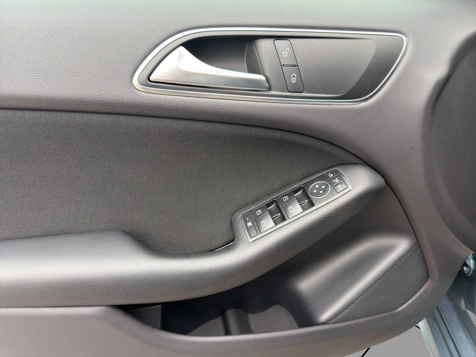 Image MERCEDES-BENZ B-220 B 220 4Matic 7G-DCT