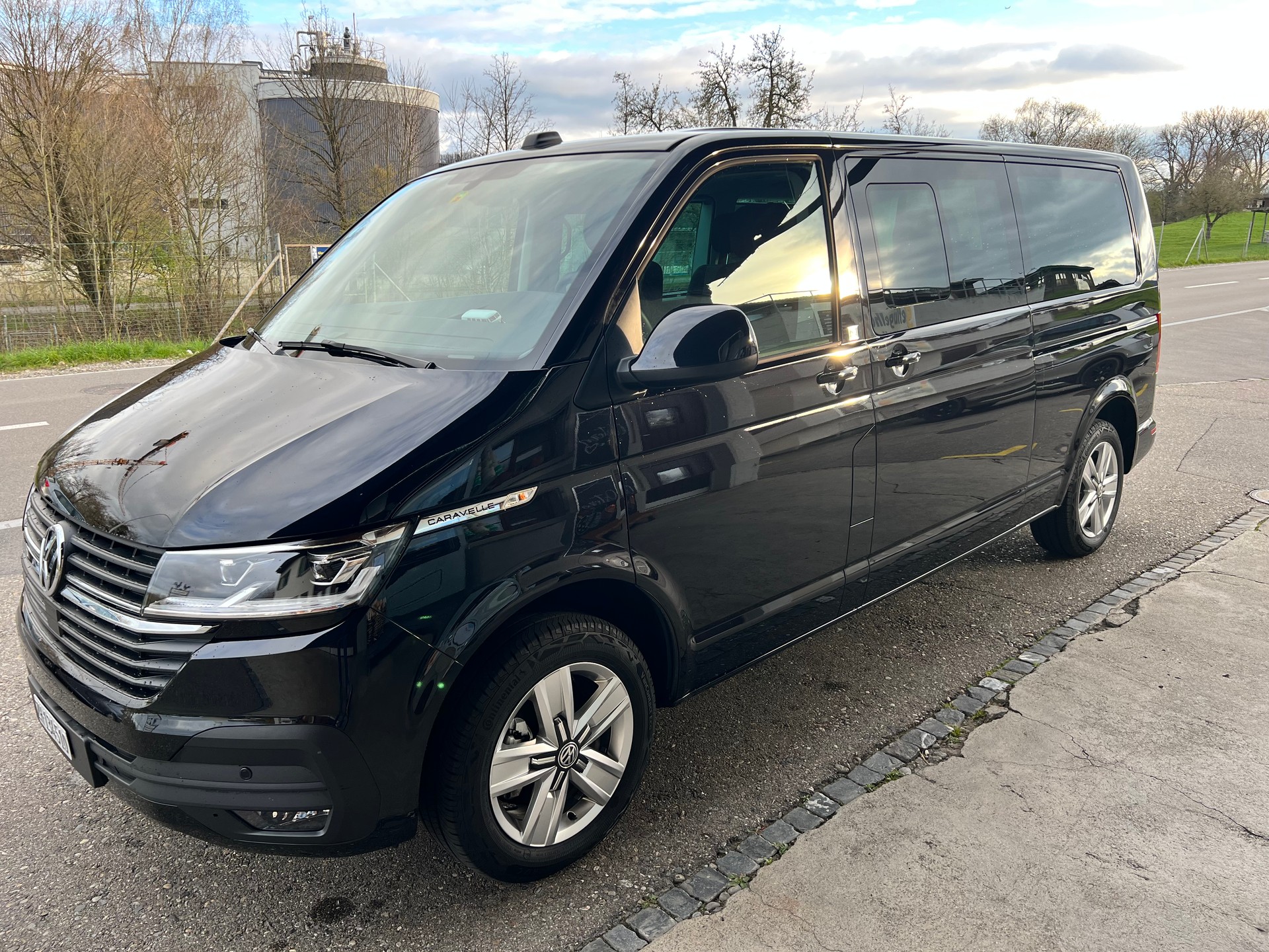 VW Caravelle 6.1 Trendline Liberty RS 3400 mm-image-5