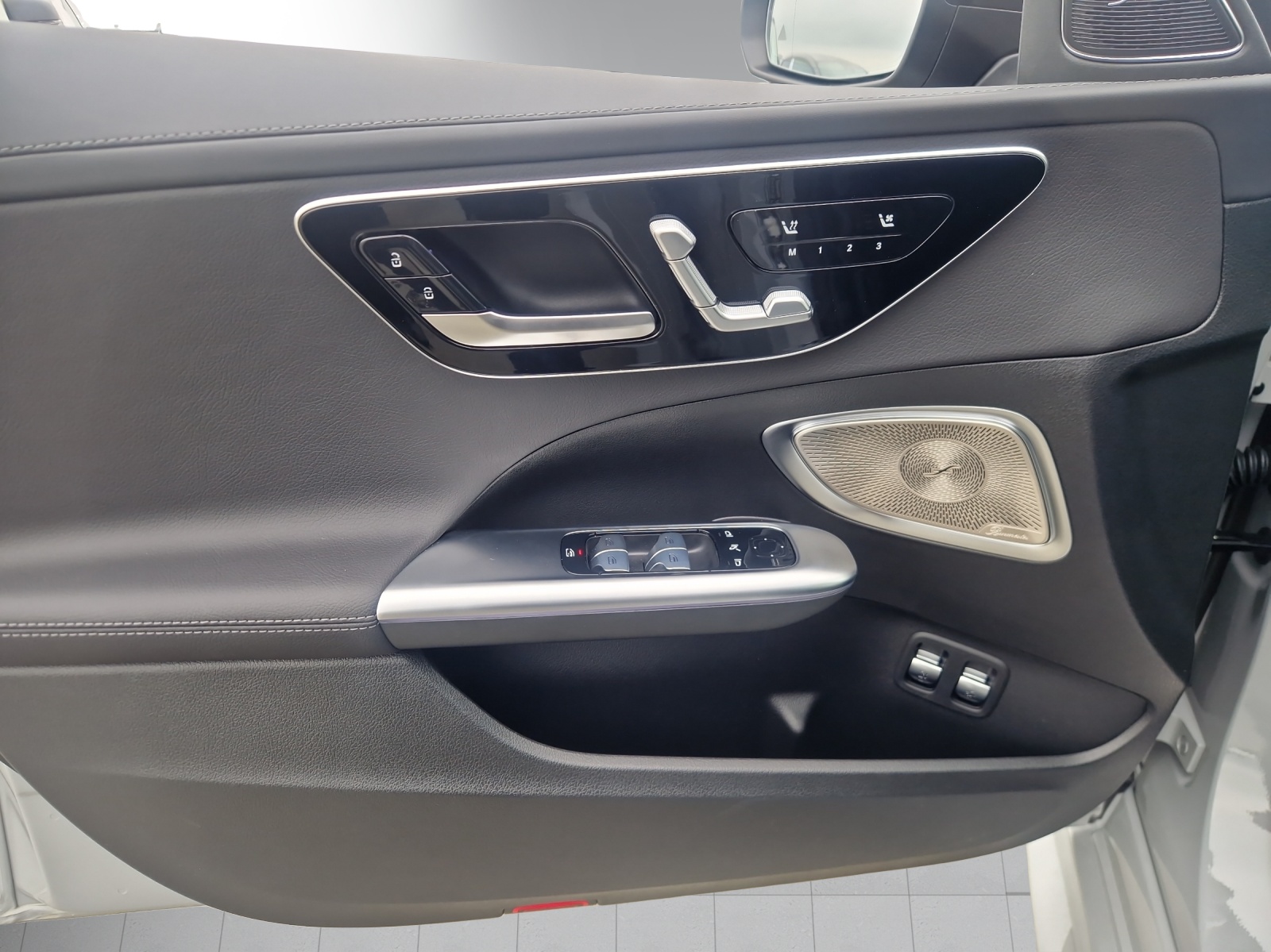 Image MERCEDES-BENZ C-300 C 300e 4 Matic