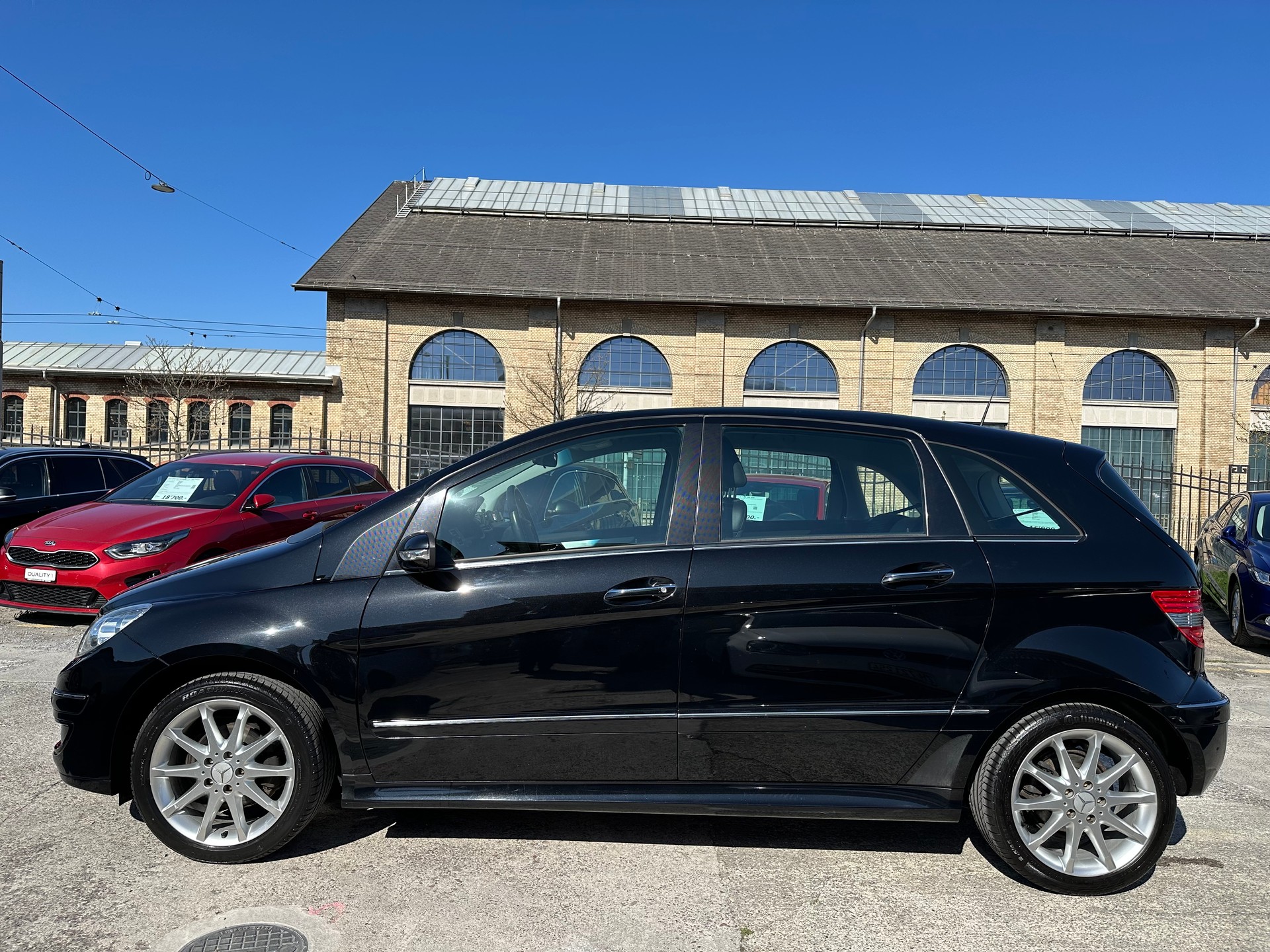 MERCEDES-BENZ B 170-showroom-element-3