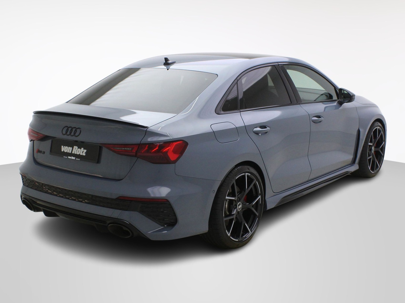AUDI RS3 Limousine 2.5 TFSI quattro S-Tronic **Top gepflegt/Werksgarantie bis 06/2026**-showroom-element-3