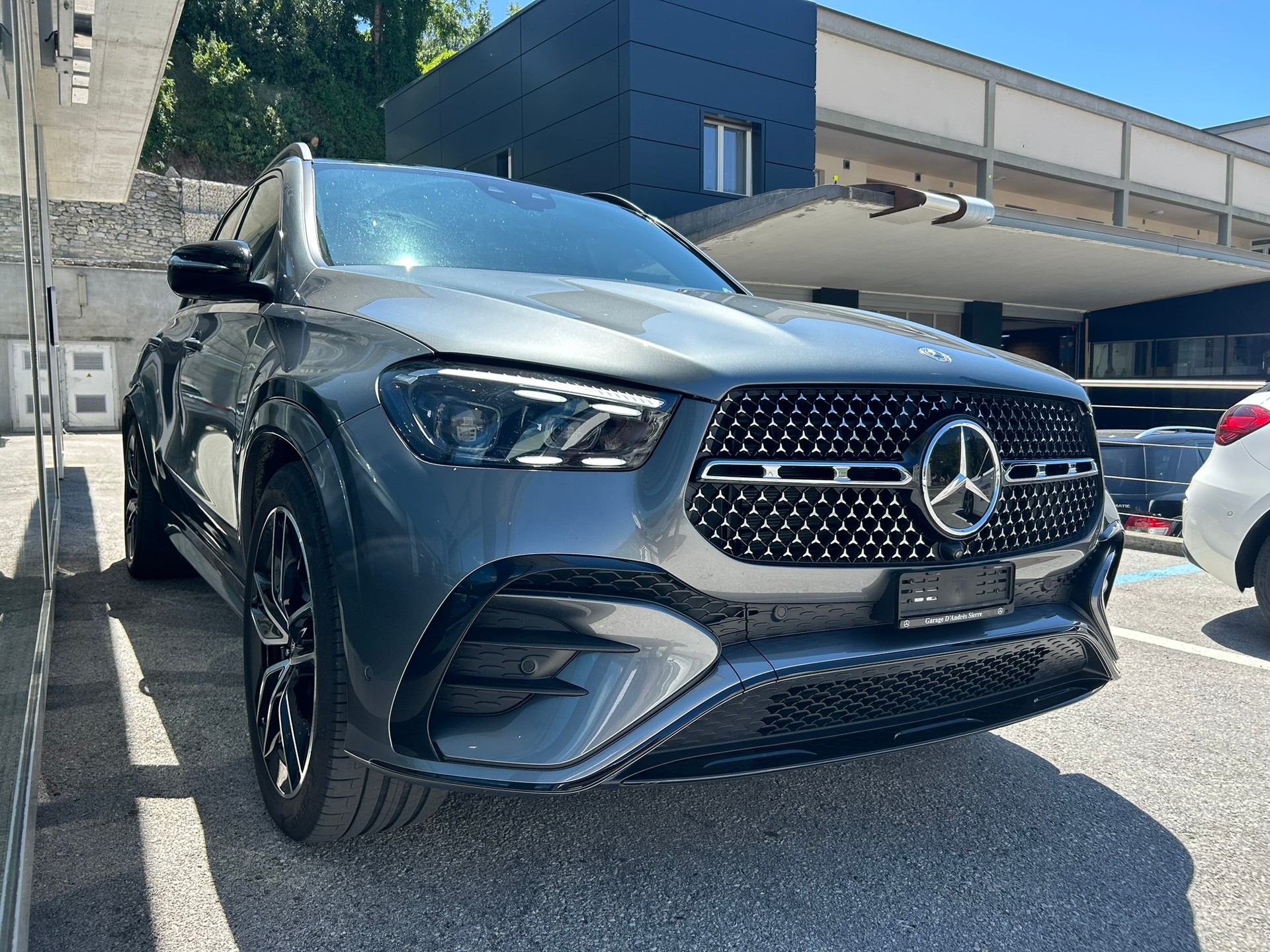 MERCEDES-BENZ GLE 400 e 4Matic 9G-Tronic-showroom-element-2