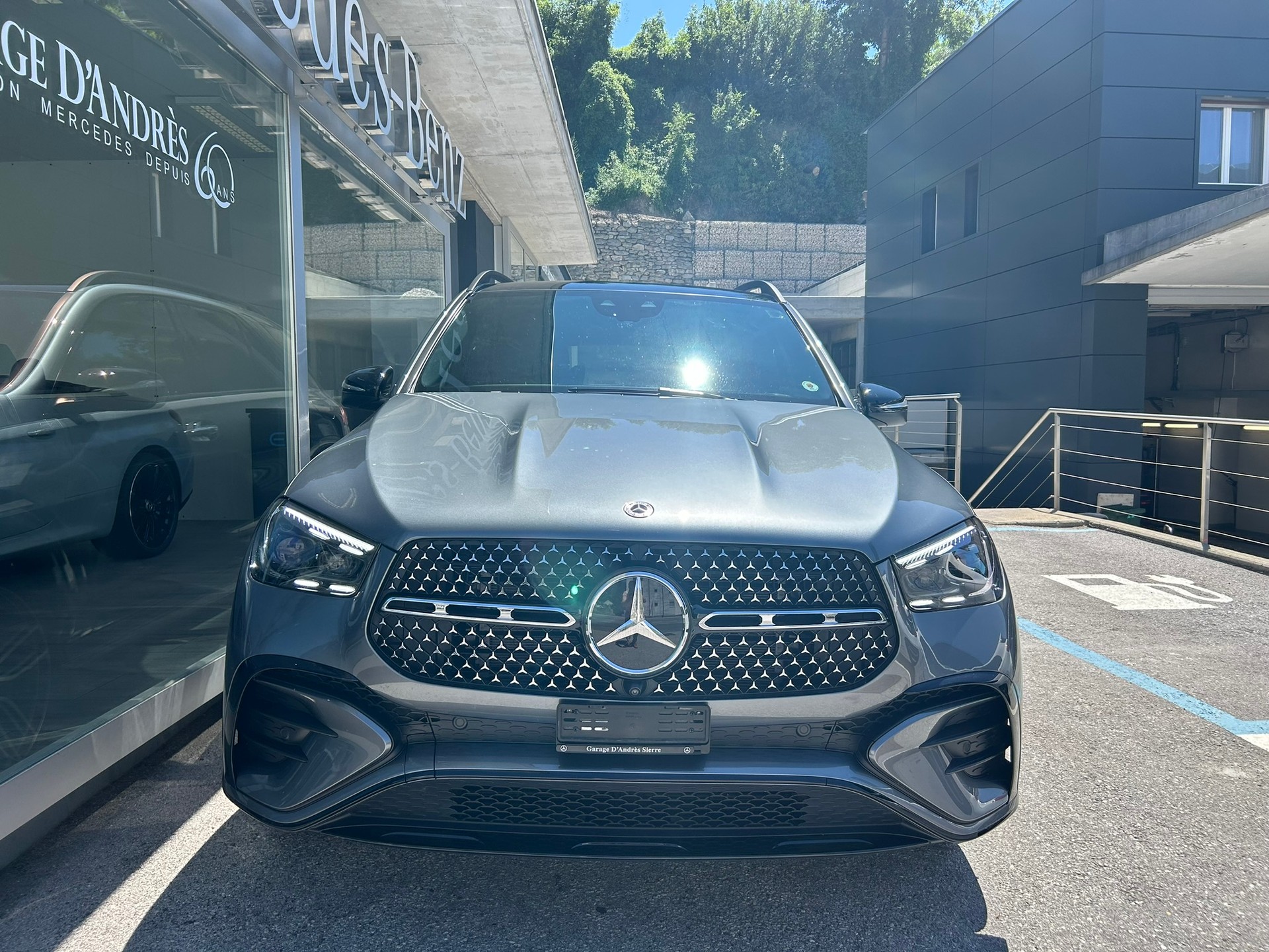 MERCEDES-BENZ GLE 400 e 4Matic 9G-Tronic-showroom-element-1