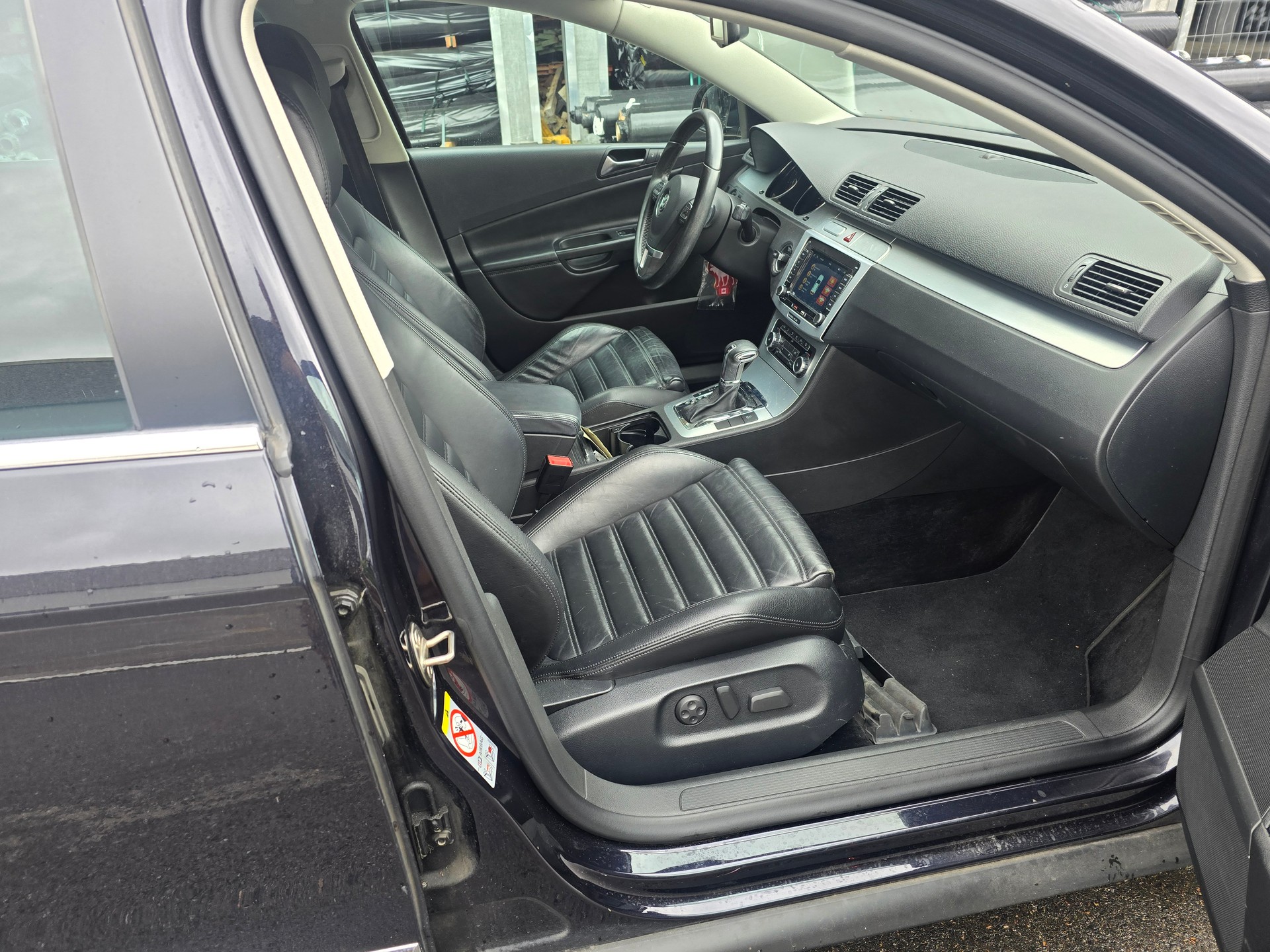VW Passat Variant 2.0T FSI Highline DSG-image-9