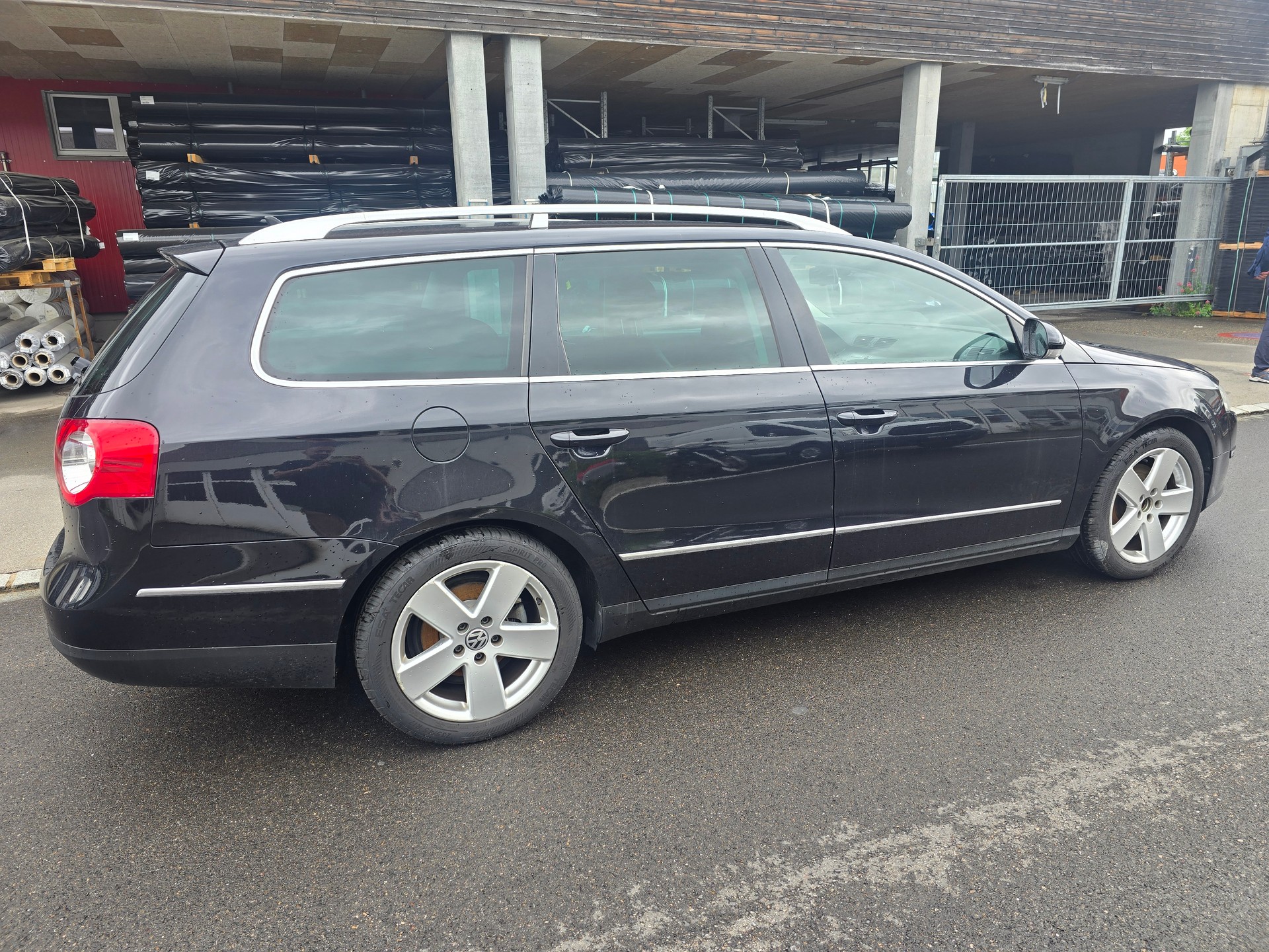 VW Passat Variant 2.0T FSI Highline DSG-image-5
