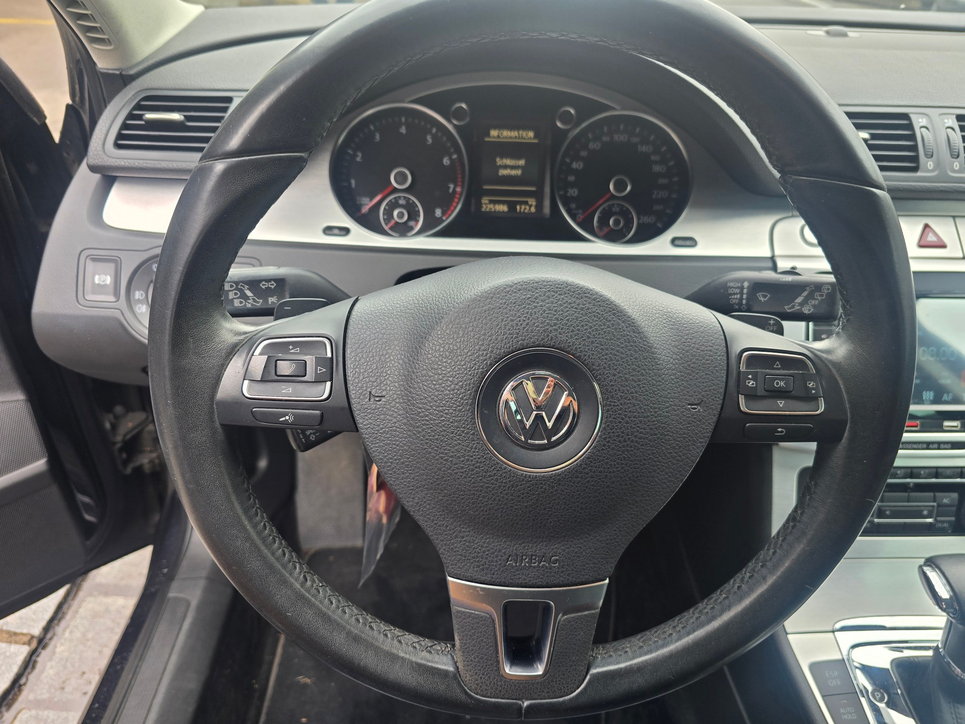 VW Passat Variant 2.0T FSI Highline DSG-image-14