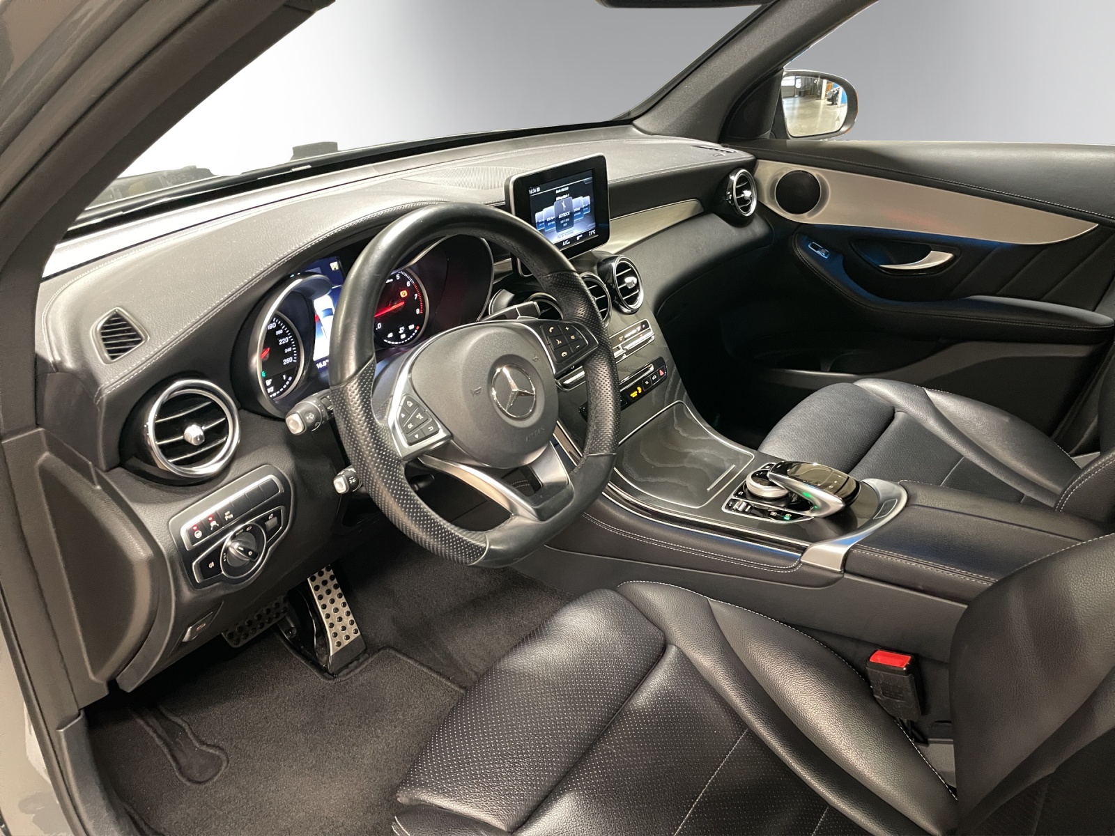 Image MERCEDES-BENZ GLC-250 GLC 250 AMG Line 4Matic