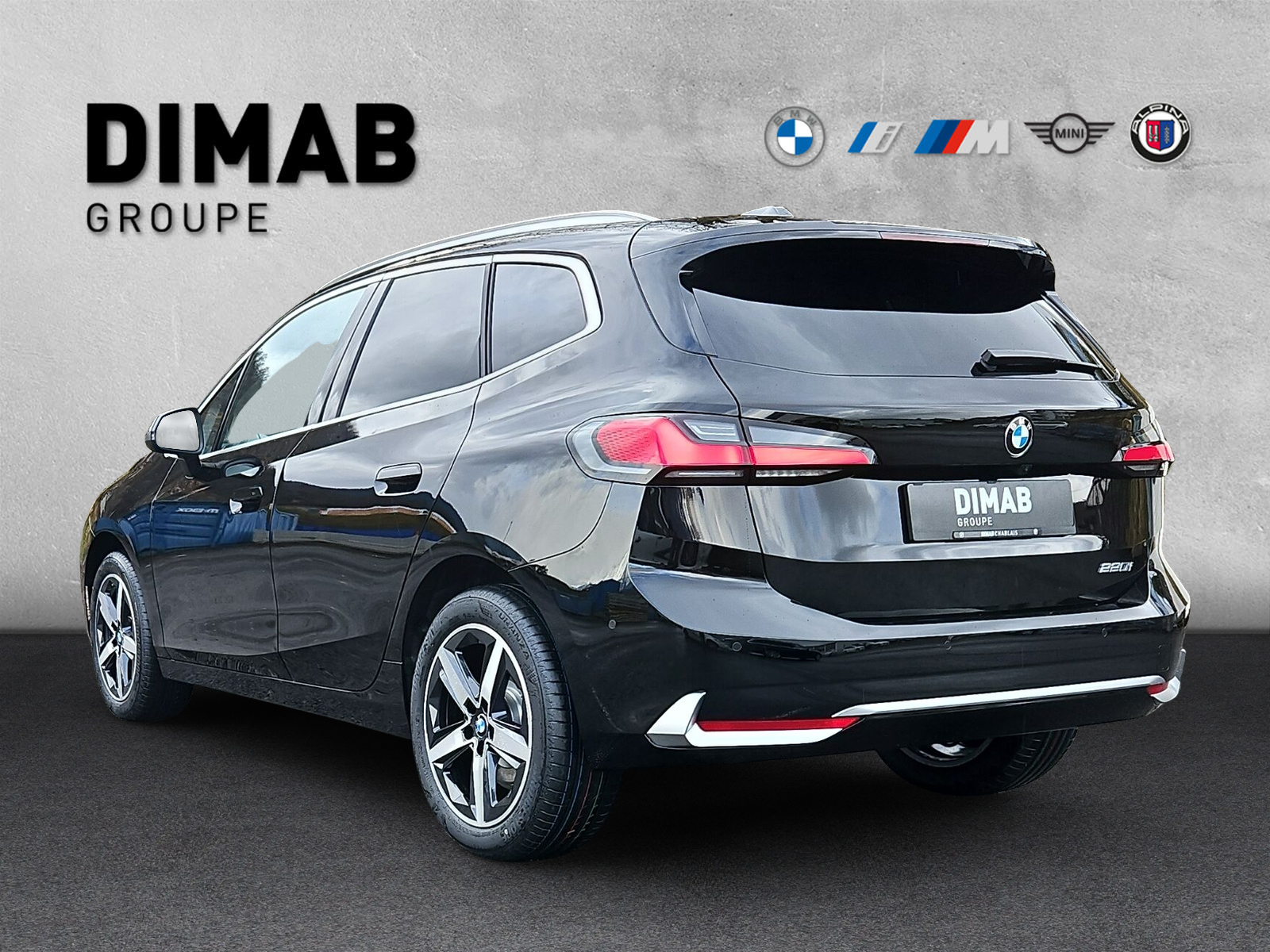 BMW 220i Active Tourer Luxury Line DKG-showroom-element-2