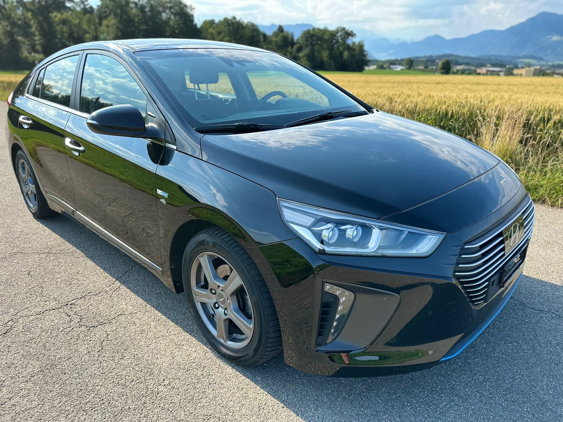 HYUNDAI Ioniq 1.6 GDi Plug in Hybrid Amplia DCT-showroom-element-3