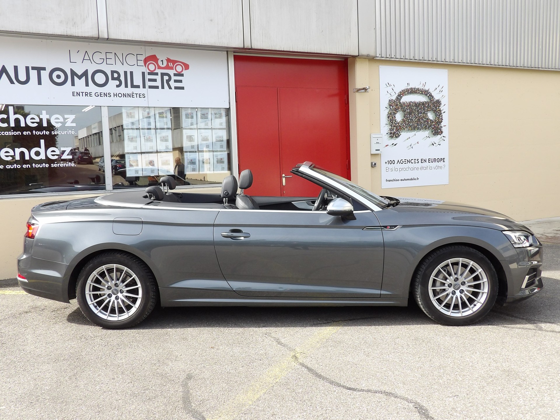 AUDI A5 Cabriolet 2.0 TDI S-tronic-showroom-element-1