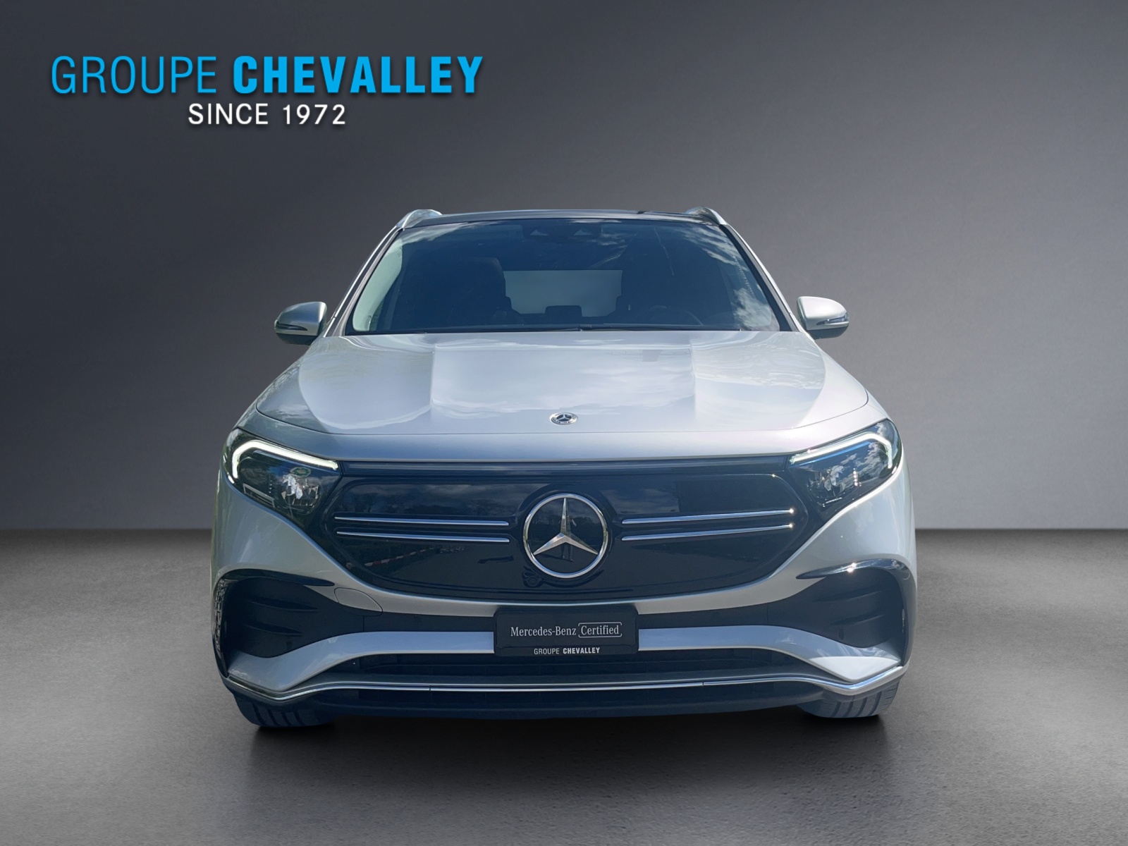 MERCEDES-BENZ EQA 300 AMG Line 4Matic-showroom-element-1