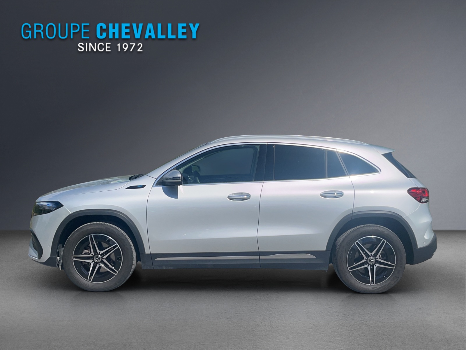 MERCEDES-BENZ EQA 300 AMG Line 4Matic-showroom-element-2
