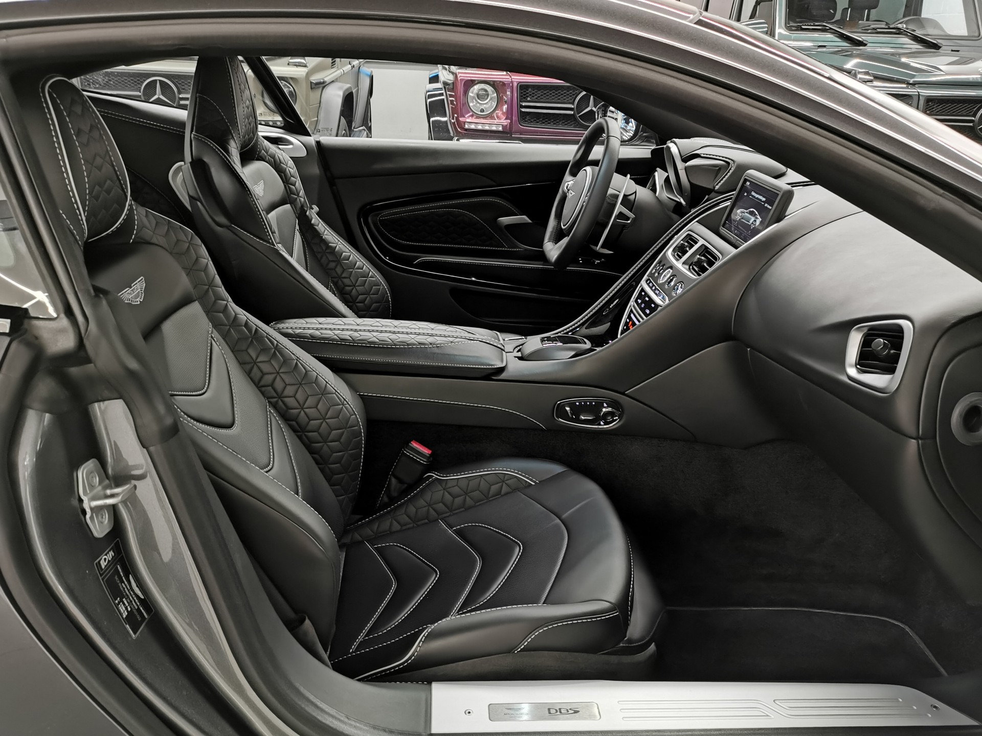 ASTON MARTIN DBS CoupĂ© Superleggera 🇨đź‡SUPER SELTENES INTERIEUR IN HĂ–CHSTER LEDERQUALITĂ„T! Q EXCLUSIVE-image-12