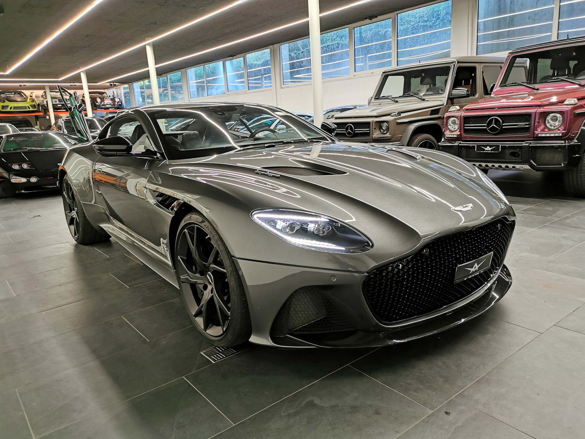 ASTON MARTIN DBS Coupé Superleggera 🇨🇭SUPER SELTENES INTERIEUR IN HÖCHSTER LEDERQUALITÄT! Q EXCLUSIVE