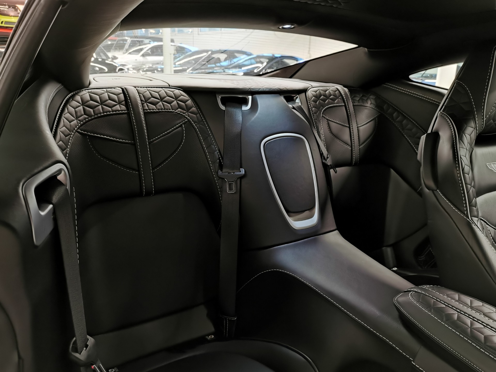 ASTON MARTIN DBS CoupĂ© Superleggera 🇨đź‡SUPER SELTENES INTERIEUR IN HĂ–CHSTER LEDERQUALITĂ„T! Q EXCLUSIVE-image-11