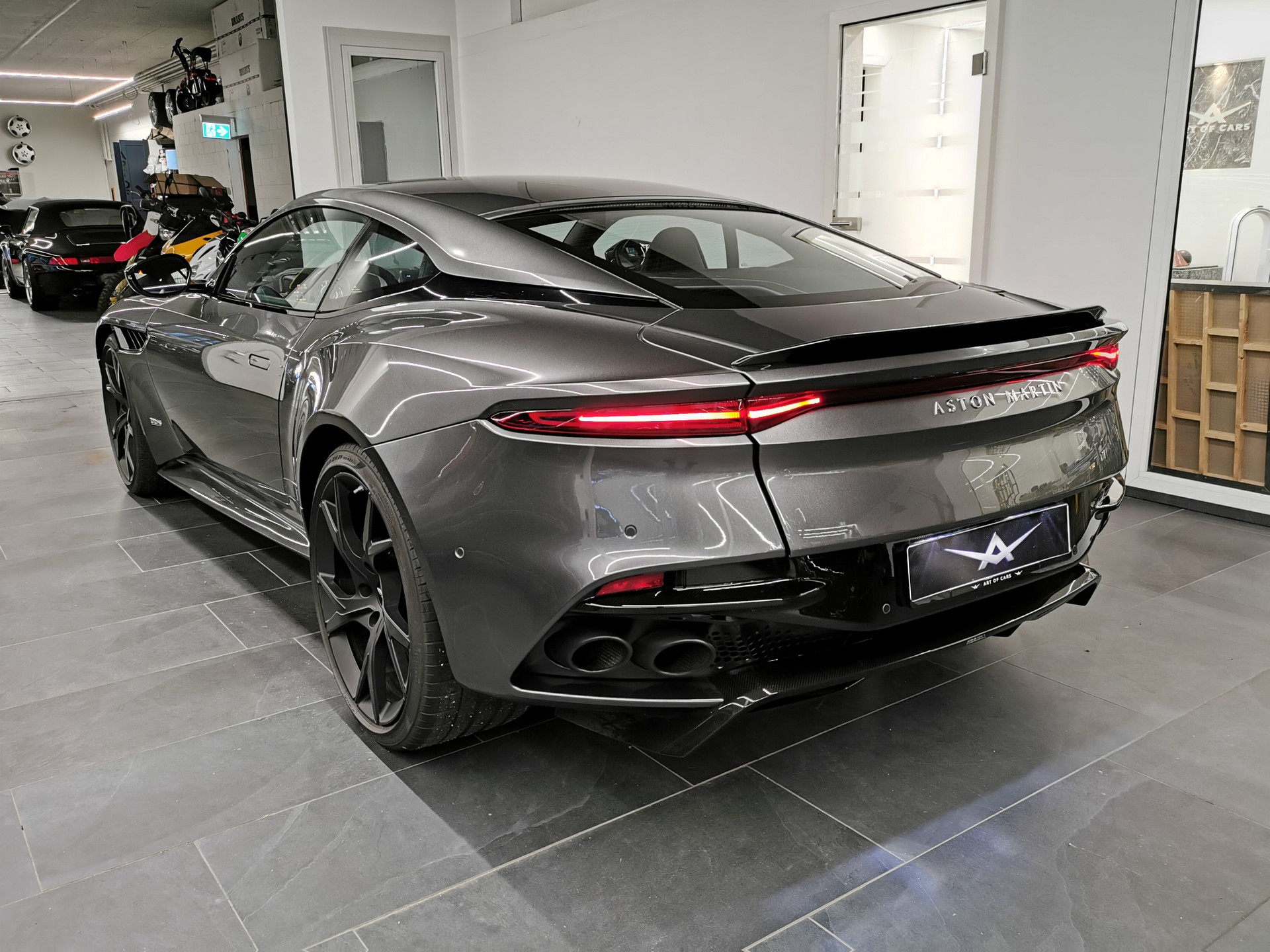 ASTON MARTIN DBS CoupĂ© Superleggera 🇨đź‡SUPER SELTENES INTERIEUR IN HĂ–CHSTER LEDERQUALITĂ„T! Q EXCLUSIVE-image-4
