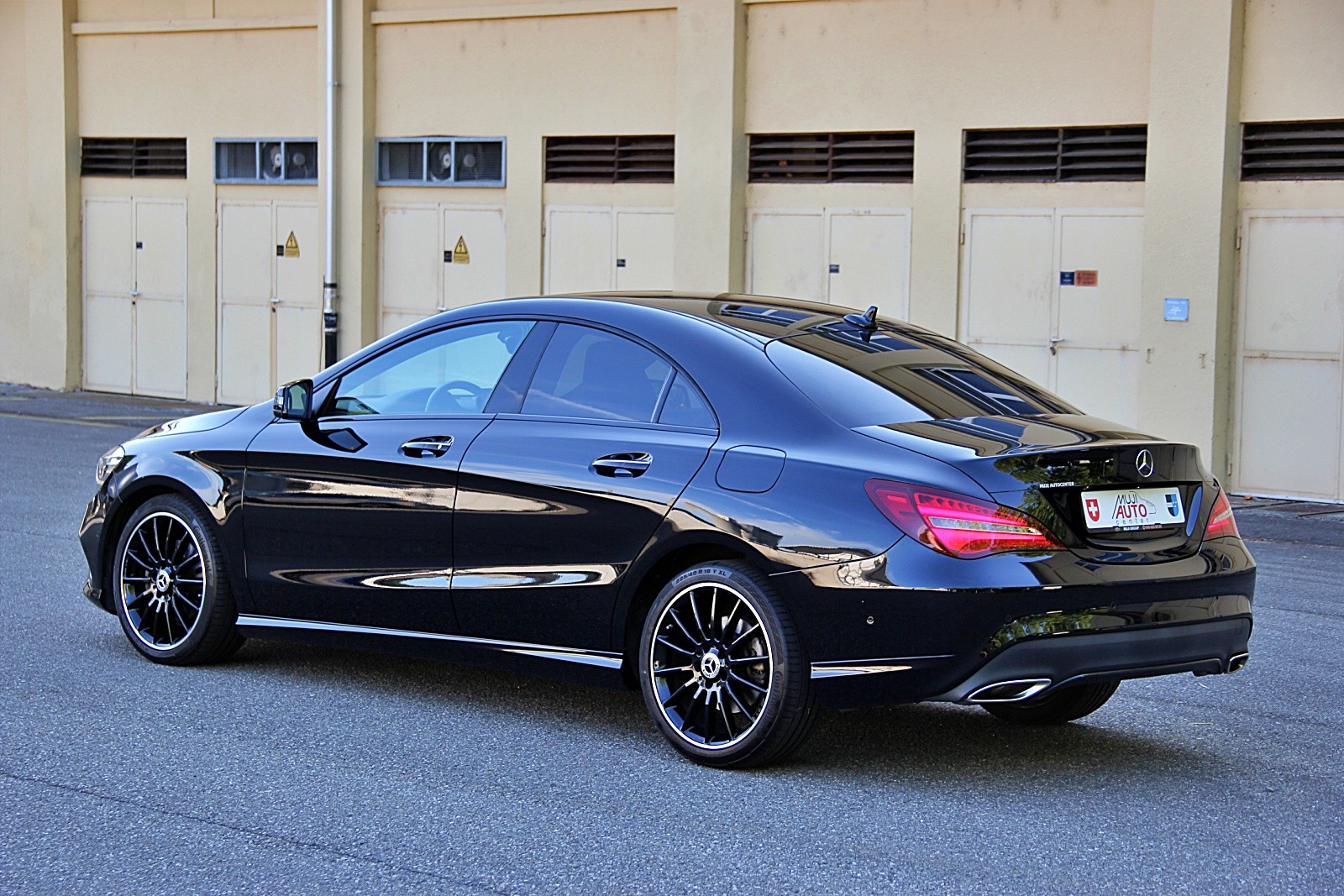 MERCEDES-BENZ CLA 200 Night Star 7G-DCT-showroom-element-2