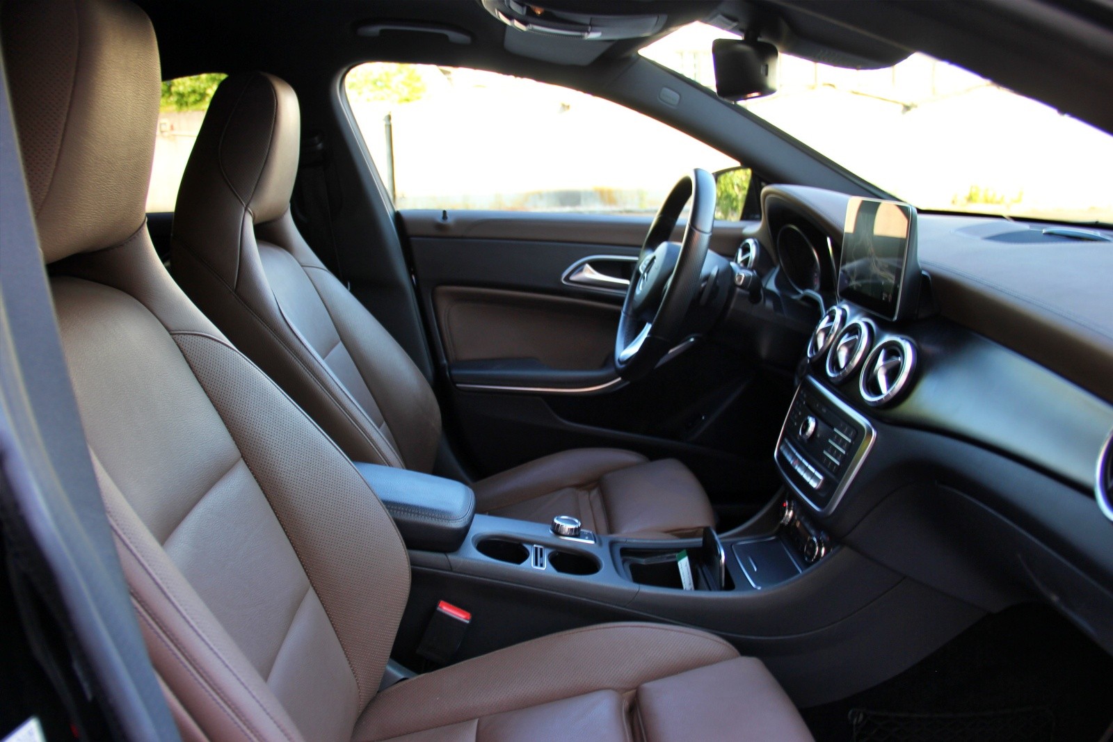MERCEDES-BENZ CLA 200 Night Star 7G-DCT-image-13