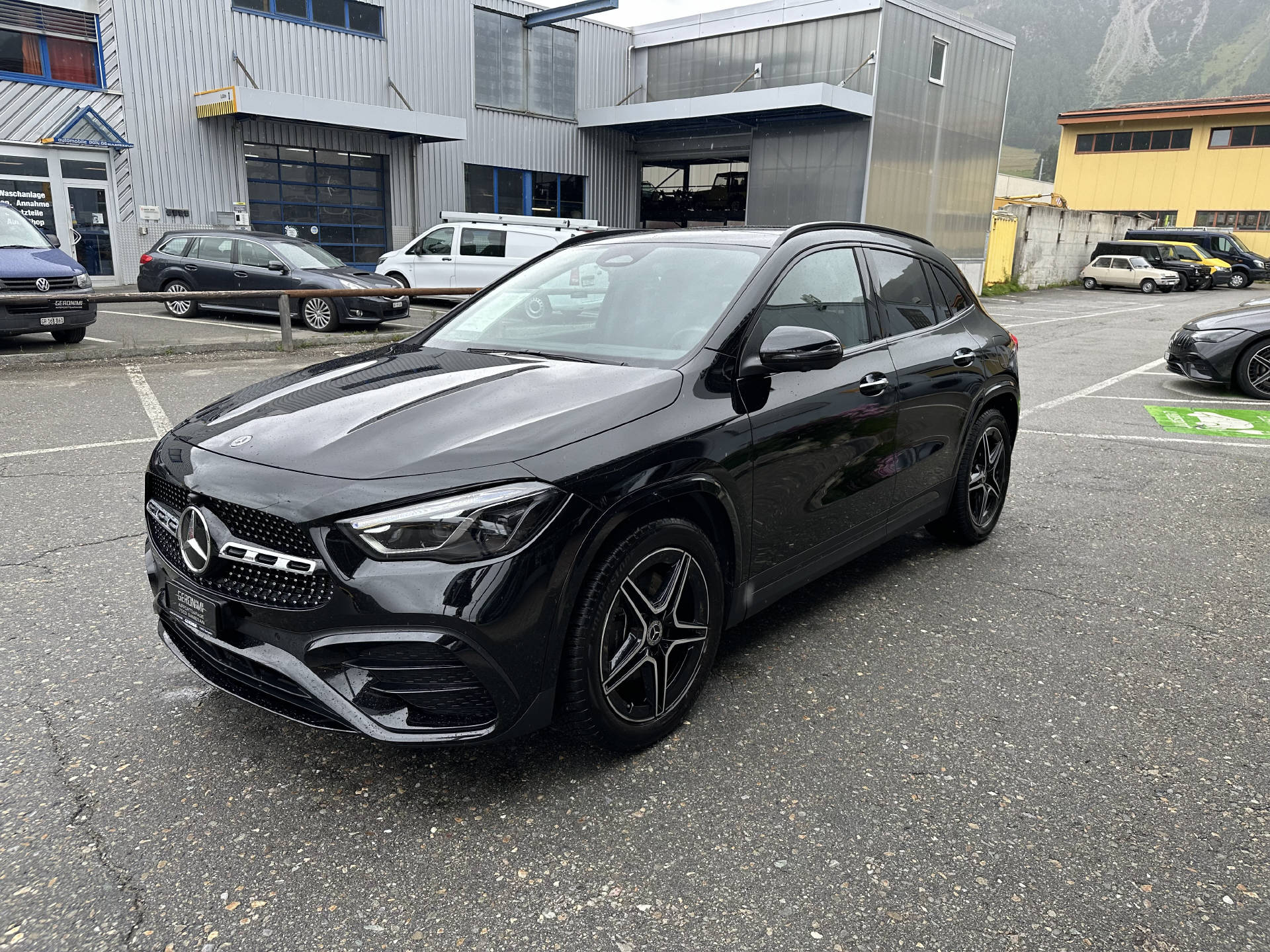 MERCEDES-BENZ GLA 250 Swiss Star AMG Line 4matic-showroom-element-3