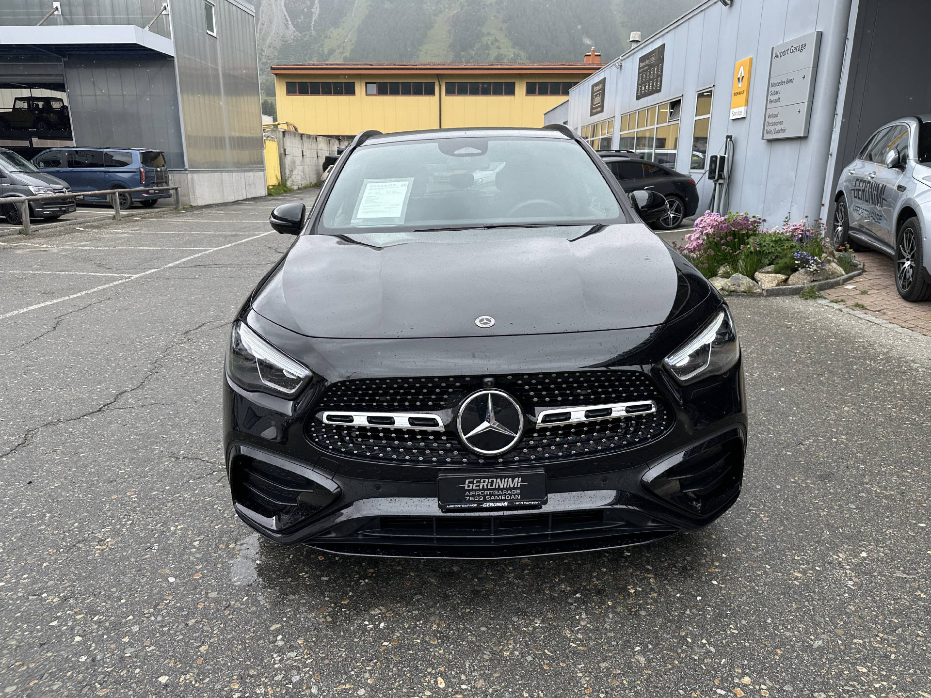 MERCEDES-BENZ GLA 250 Swiss Star AMG Line 4matic-showroom-element-2