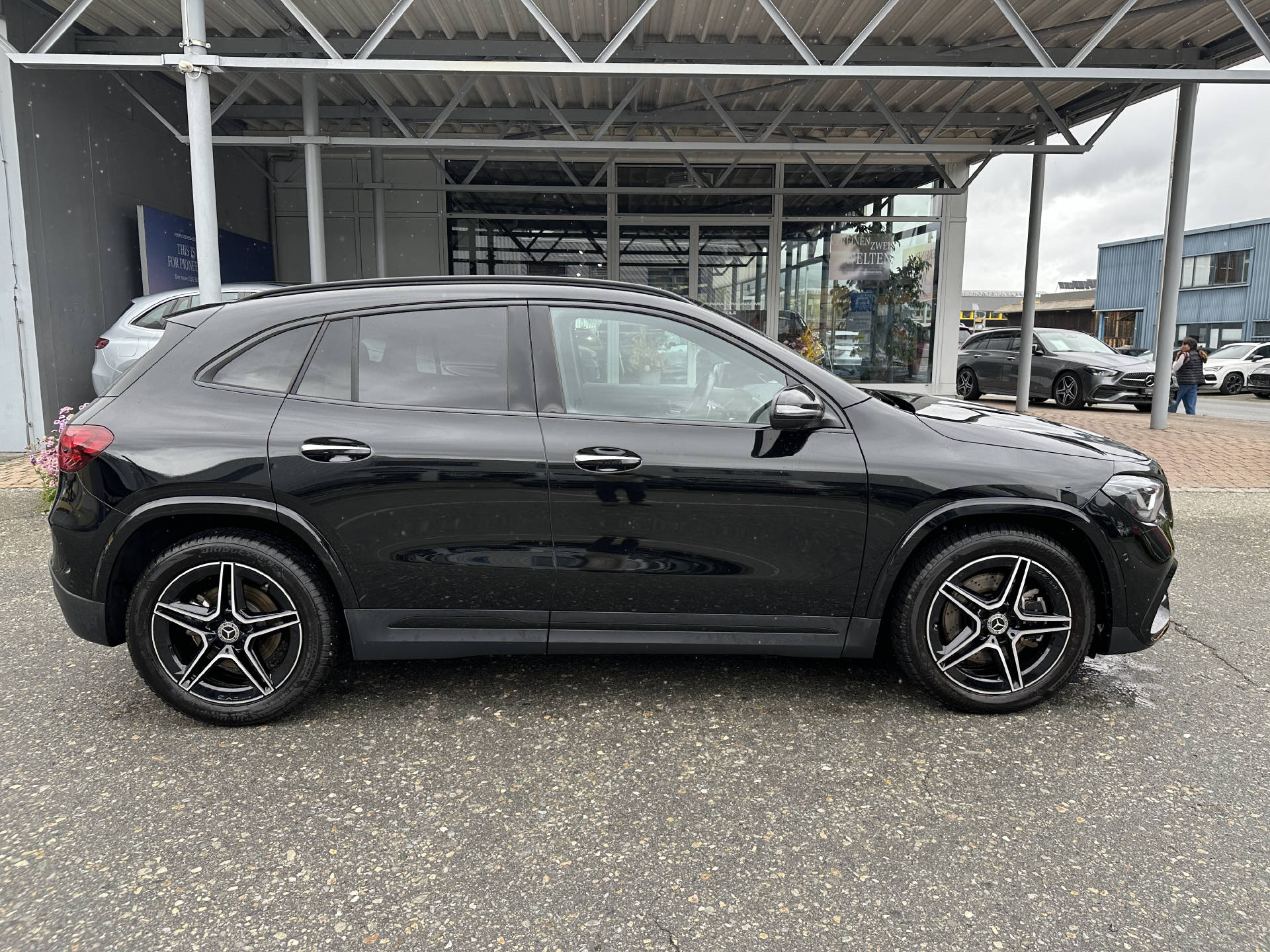 MERCEDES-BENZ GLA 250 Swiss Star AMG Line 4matic
