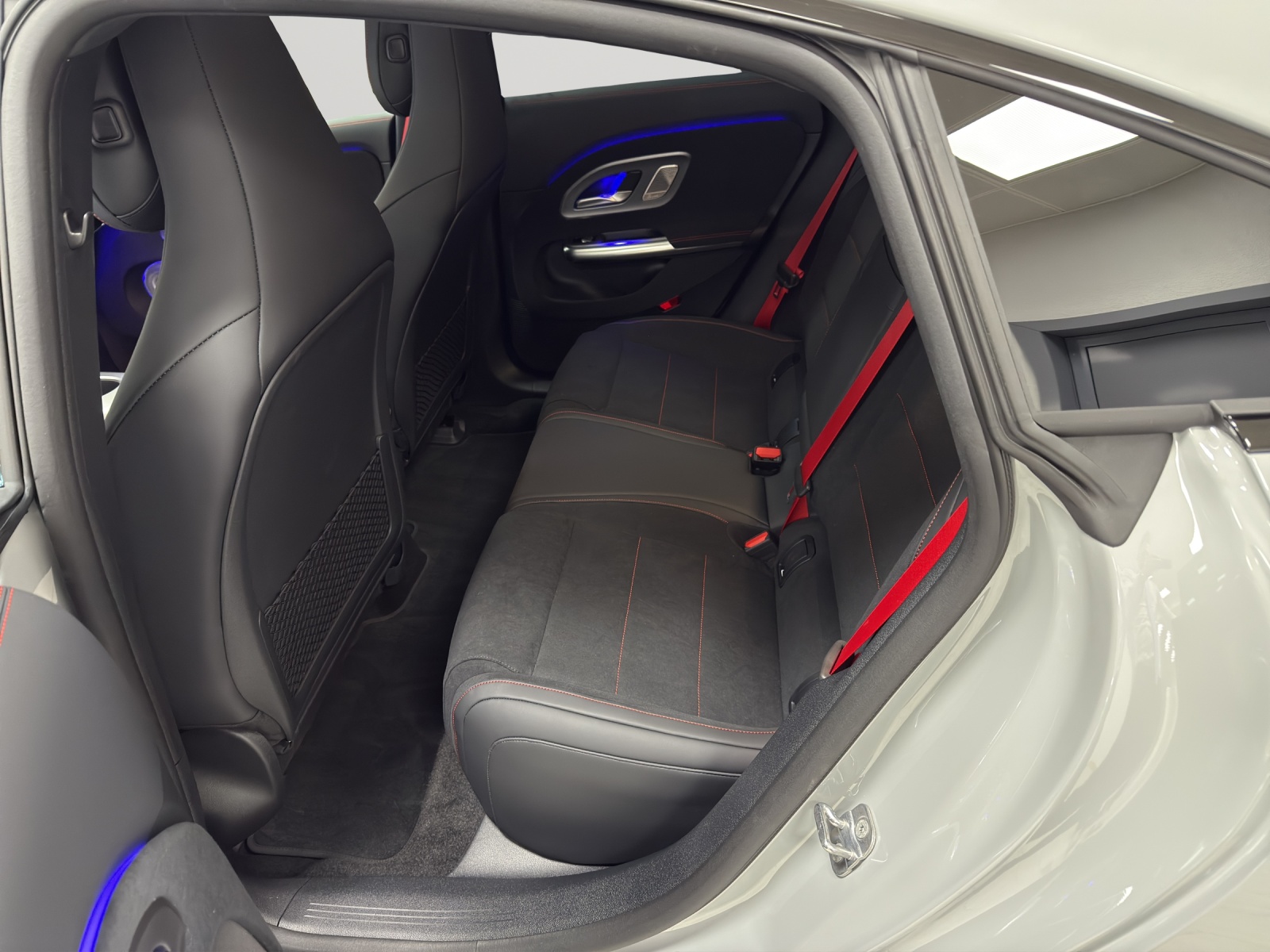 Image MERCEDES-BENZ CLA-350 CLA 350 4 Matic 85 kWh EQ