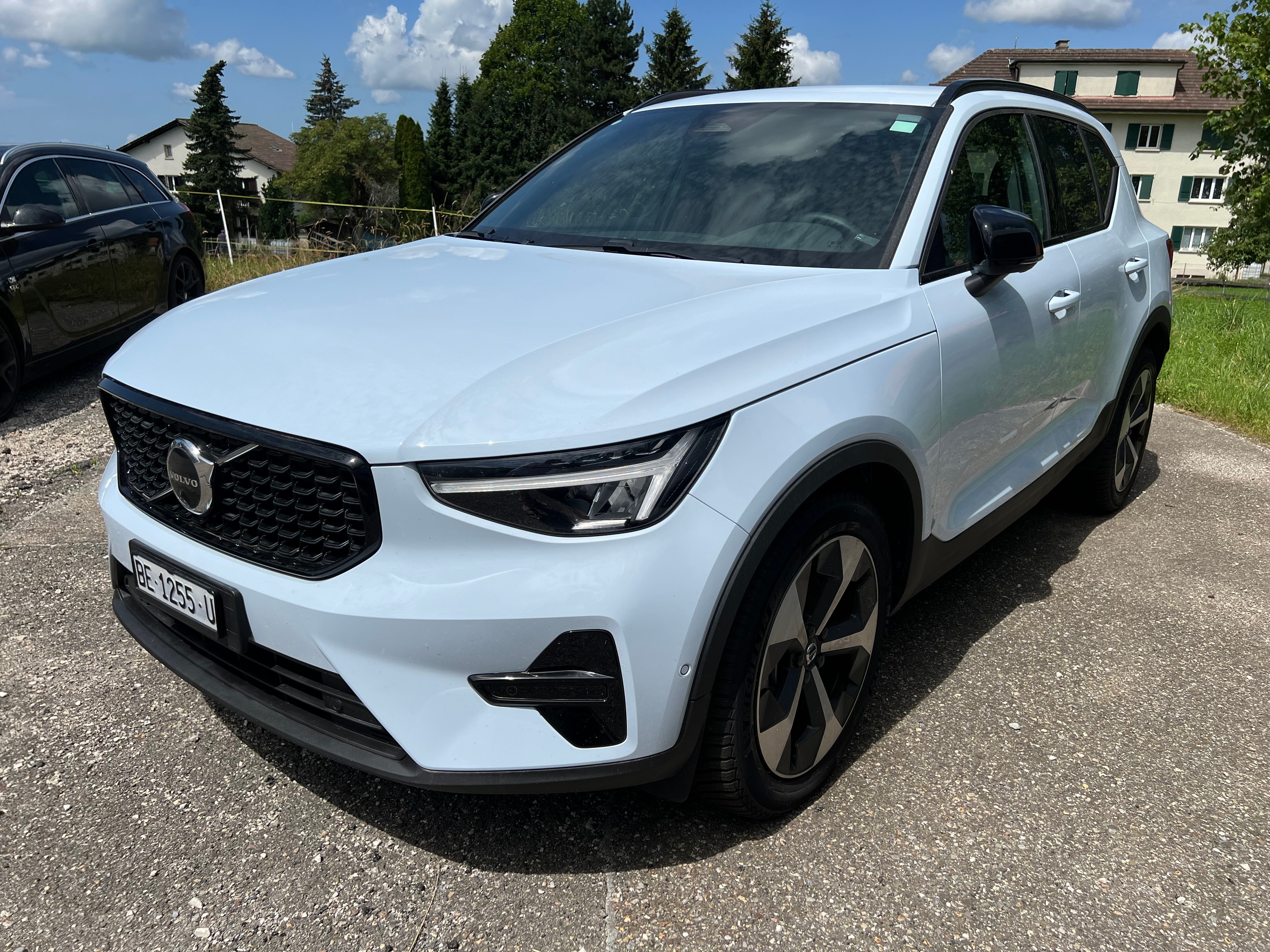 VOLVO XC40 B3 (SUV / Gelndewagen)