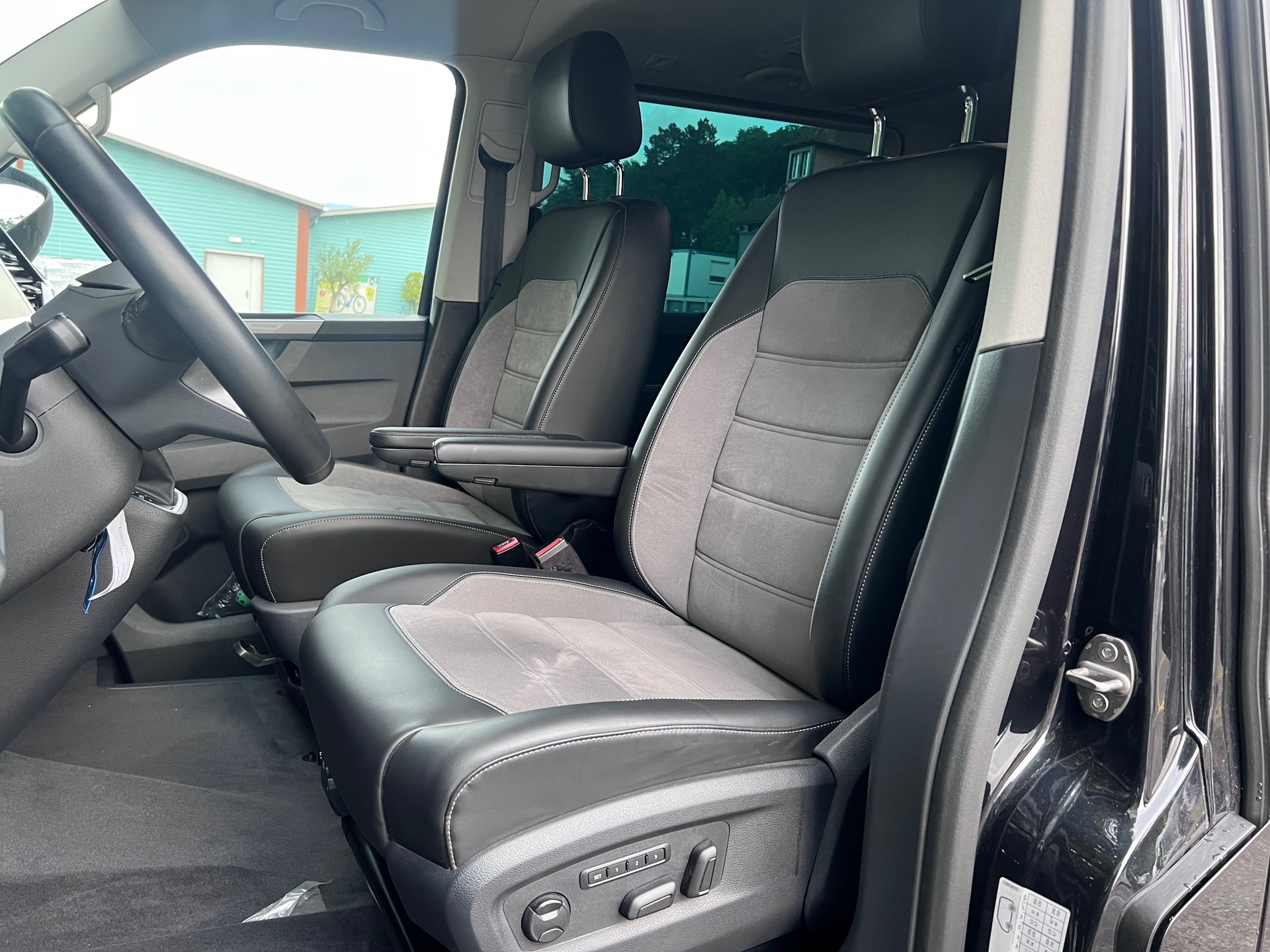 VW T6.1 Multivan 2.0 Bi-TDI Generation Six 4Motion DSG-image-4