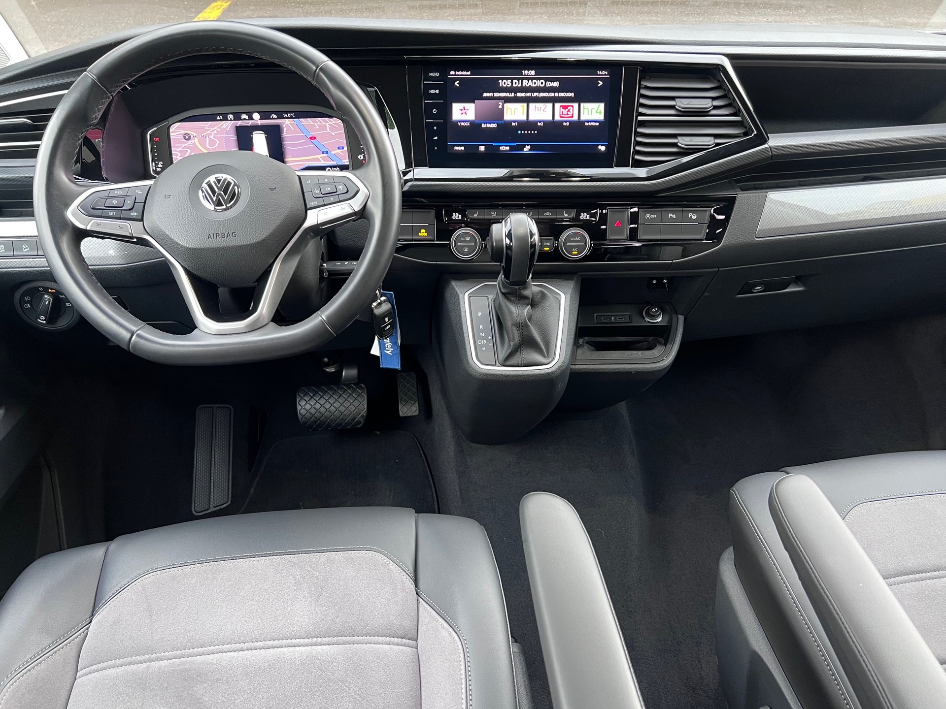 VW T6.1 Multivan 2.0 Bi-TDI Generation Six 4Motion DSG-showroom-element-3