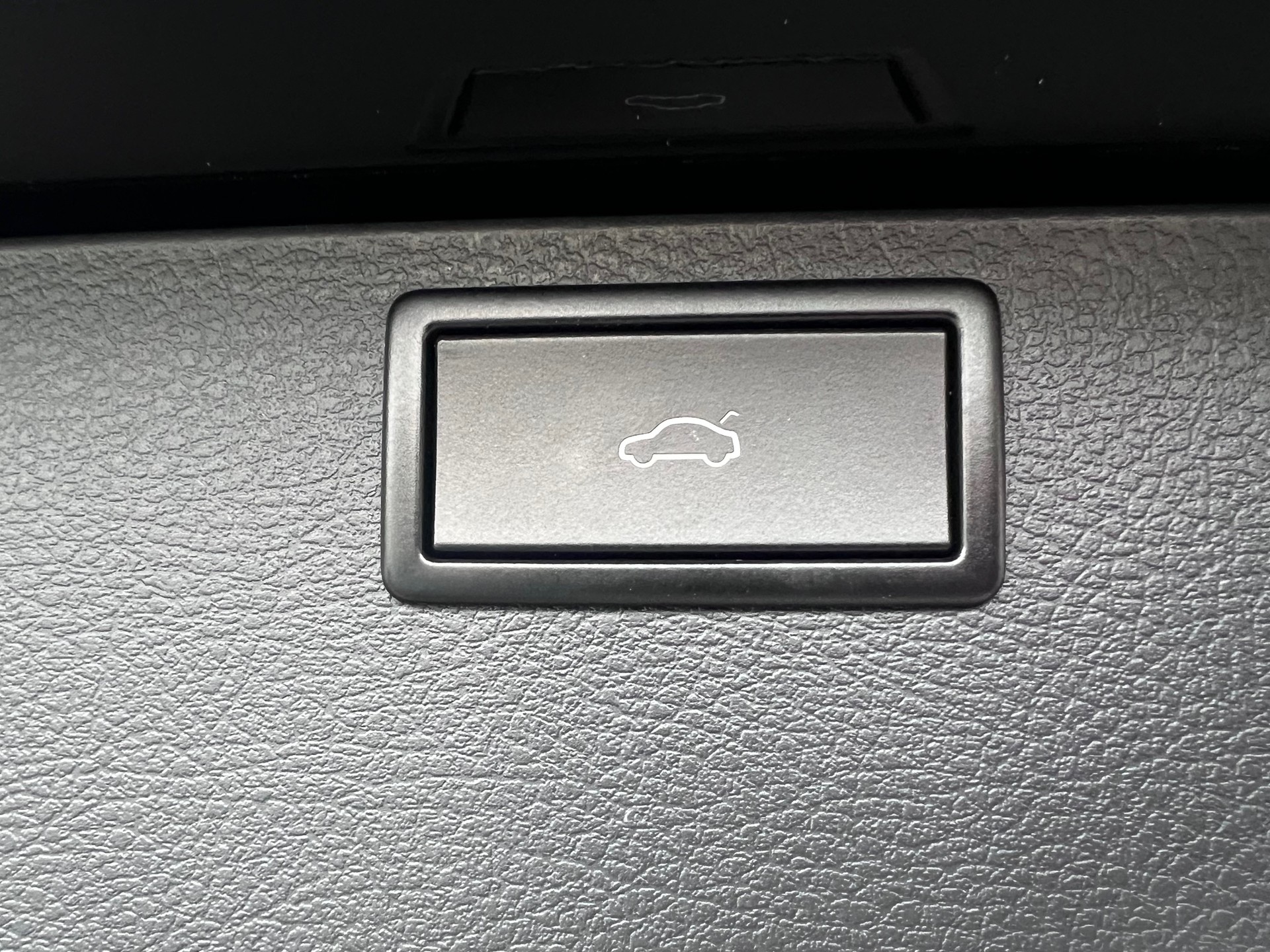 VW T6.1 Multivan 2.0 Bi-TDI Generation Six 4Motion DSG-image-14