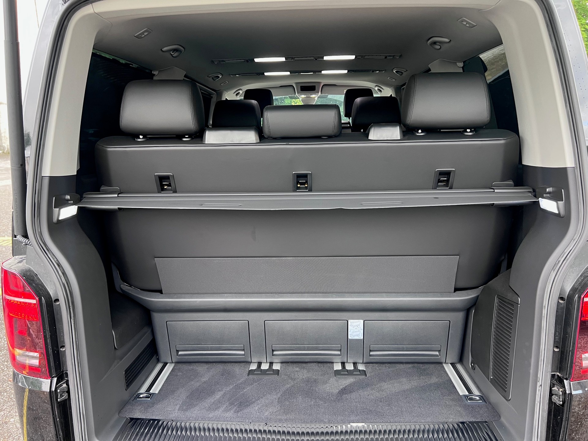 VW T6.1 Multivan 2.0 Bi-TDI Generation Six 4Motion DSG-image-13
