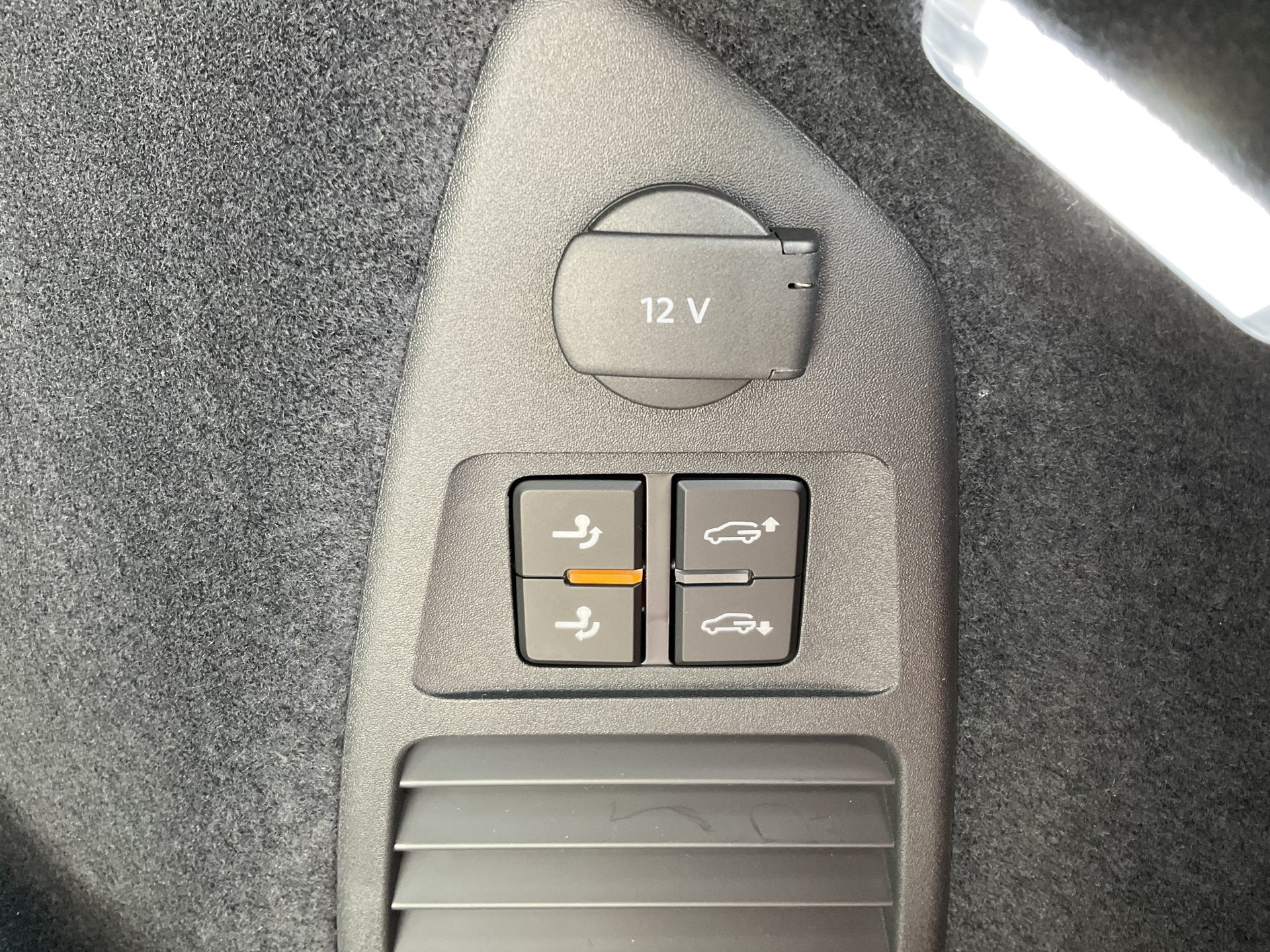 VW TOUAREG 3.0 TSI eHYBRID 462 PS 4MOTION R *** VOLLAUSSTATTUNG & 5 JAHRE VW WERSGARANTIE ***-image-30